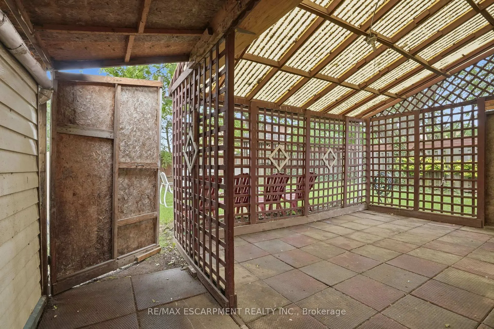 Photo 31 of 4 Duncombe Drive, Hamilton, Hill Park — HOMEH