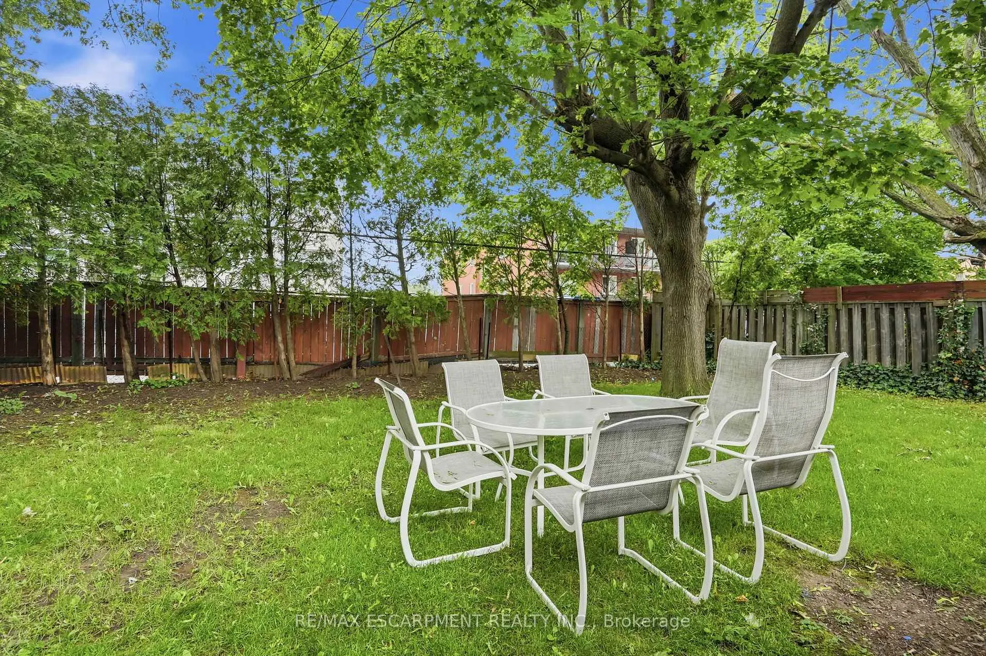Photo 33 of 4 Duncombe Drive, Hamilton, Hill Park — HOMEH