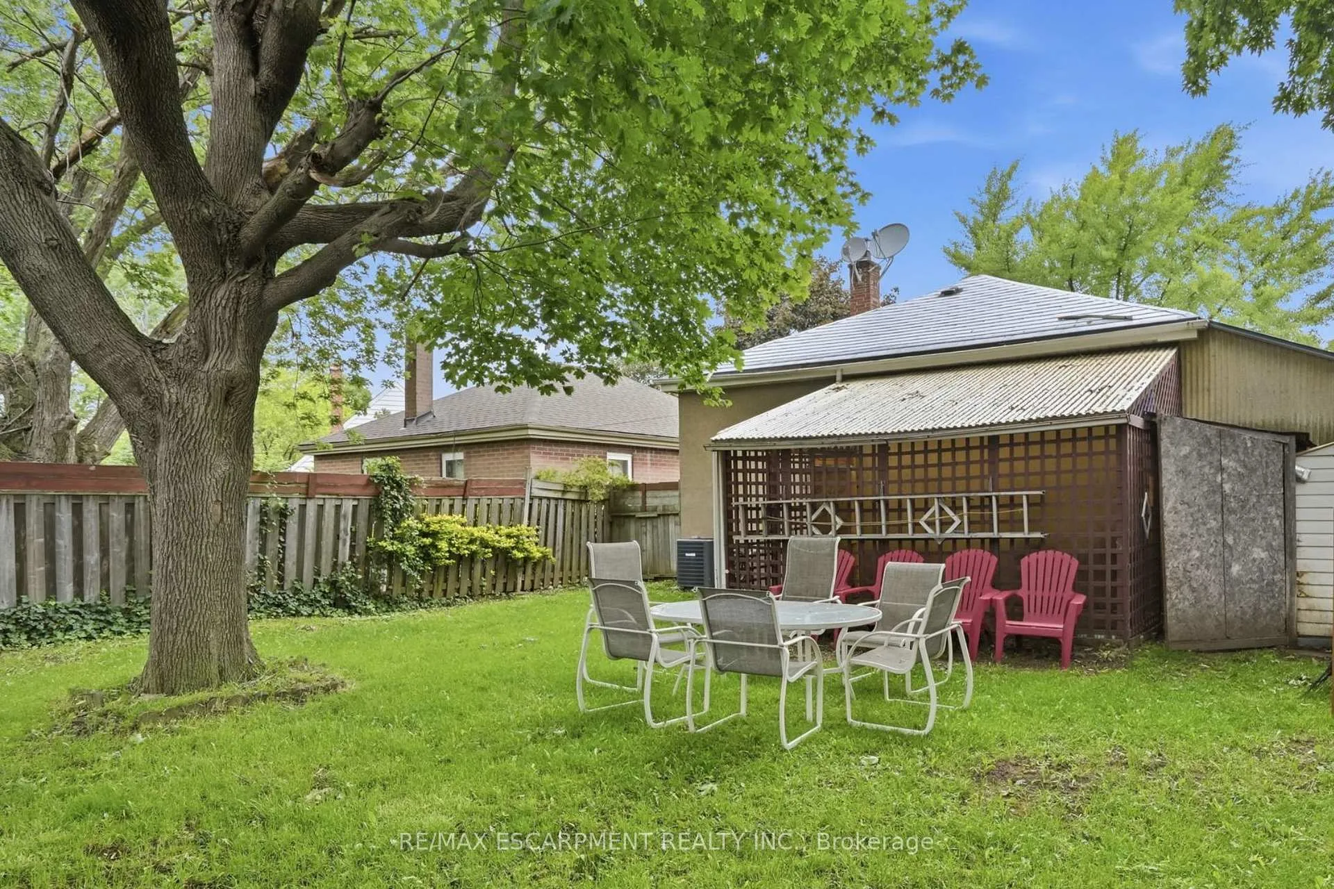 Photo 36 of 4 Duncombe Drive, Hamilton, Hill Park — HOMEH