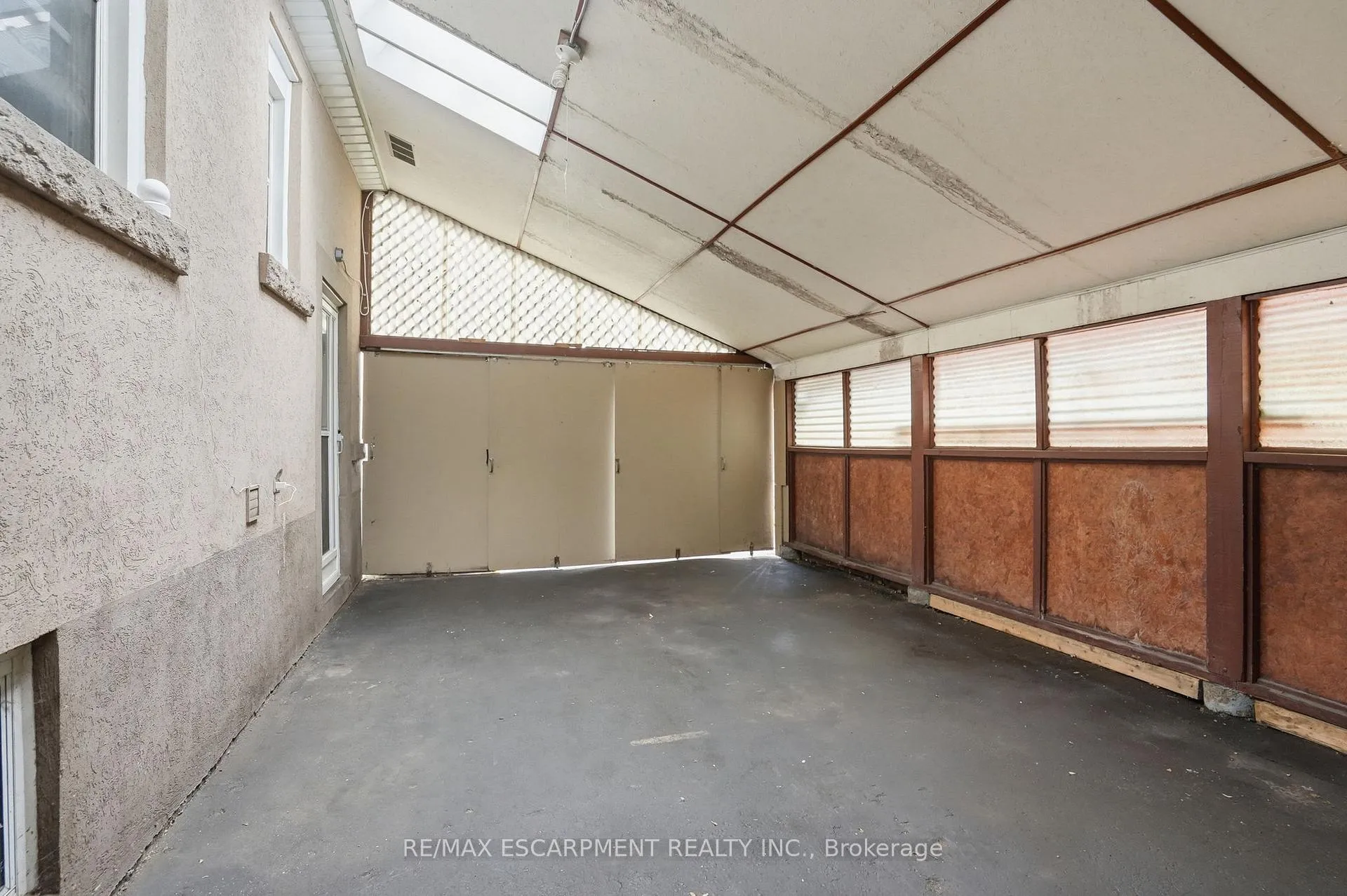 Photo 37 of 4 Duncombe Drive, Hamilton, Hill Park — HOMEH