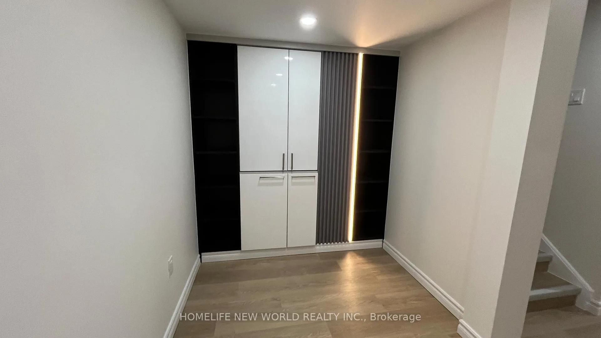 Photo 3 of Unit Basement, 7 Chouinard Way, Aurora, Rural Aurora — HOMEH