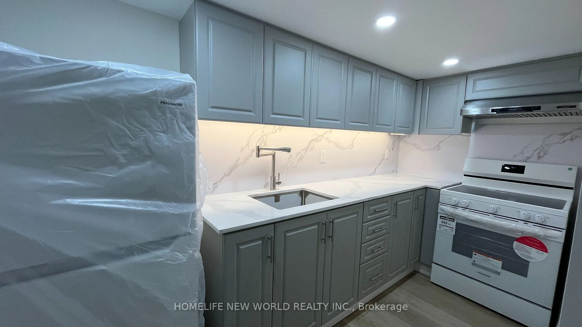 Photo 4 of Unit Basement, 7 Chouinard Way, Aurora, Rural Aurora — HOMEH