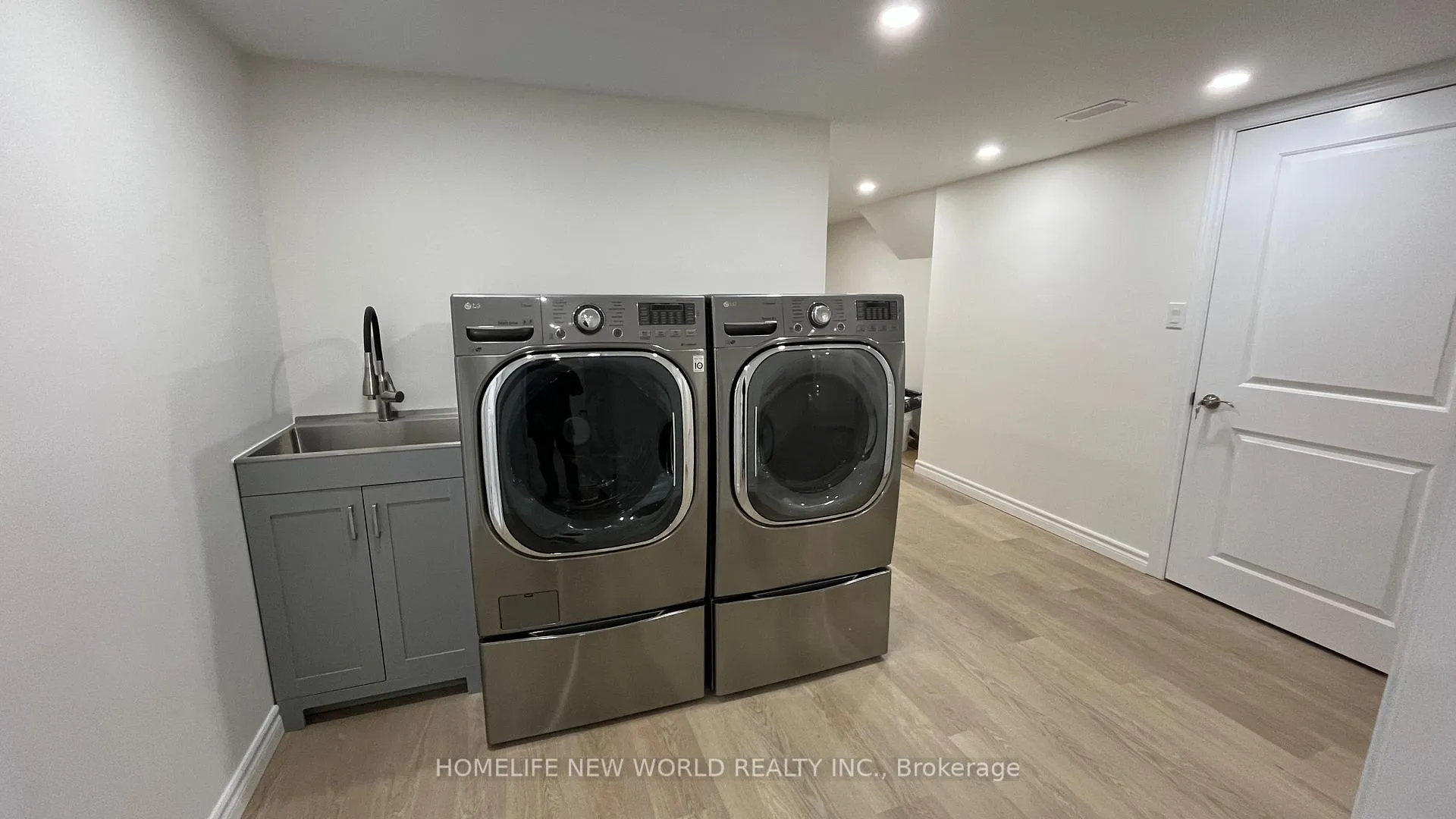 Photo 9 of Unit Basement, 7 Chouinard Way, Aurora, Rural Aurora — HOMEH