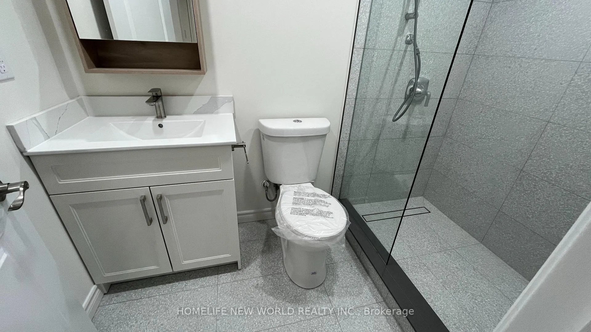 Photo 10 of Unit Basement, 7 Chouinard Way, Aurora, Rural Aurora — HOMEH
