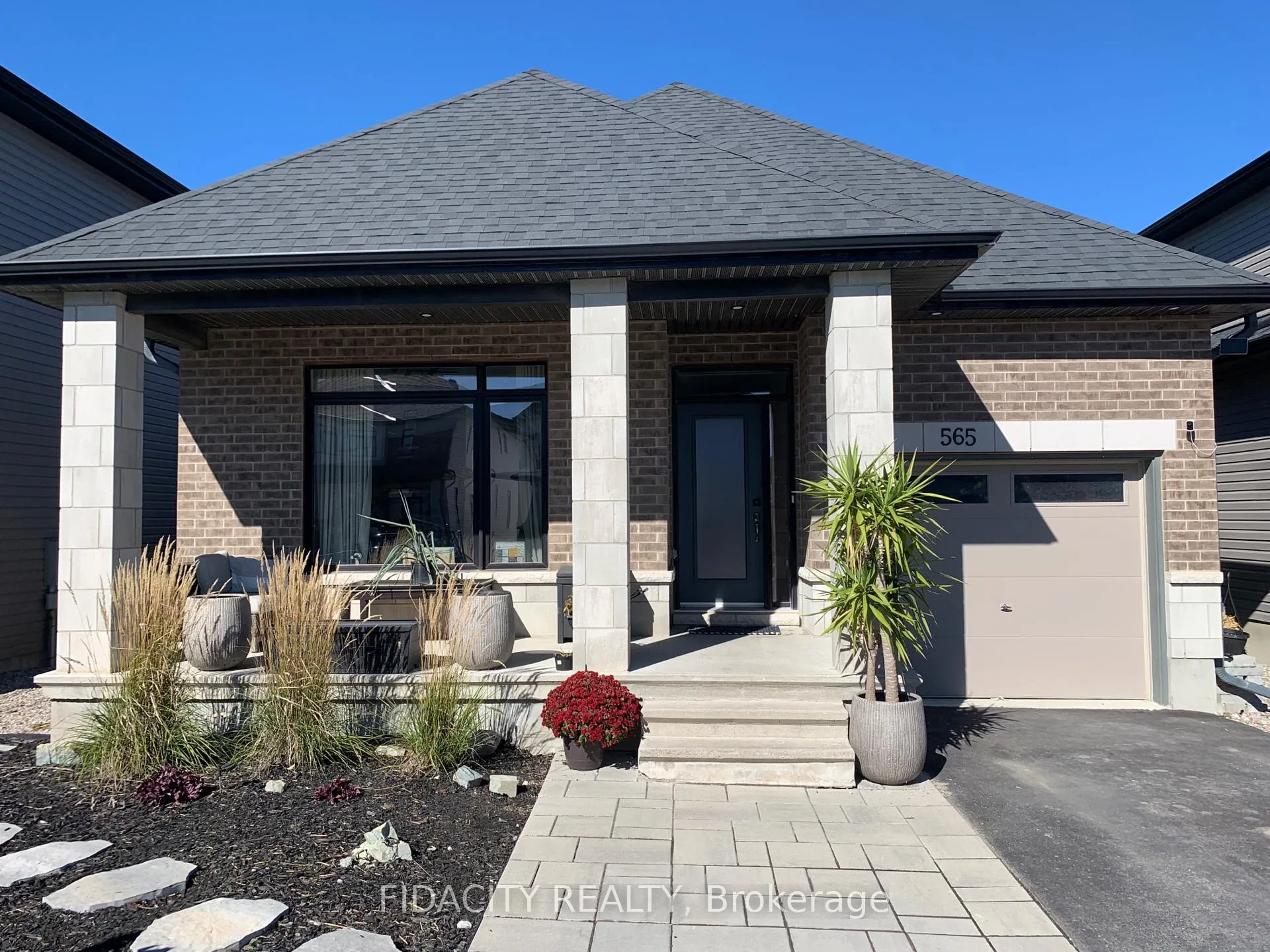 Photo 1 of 565 Bobolink Ridge, Ottawa, Stittsville (South) — HOMEH