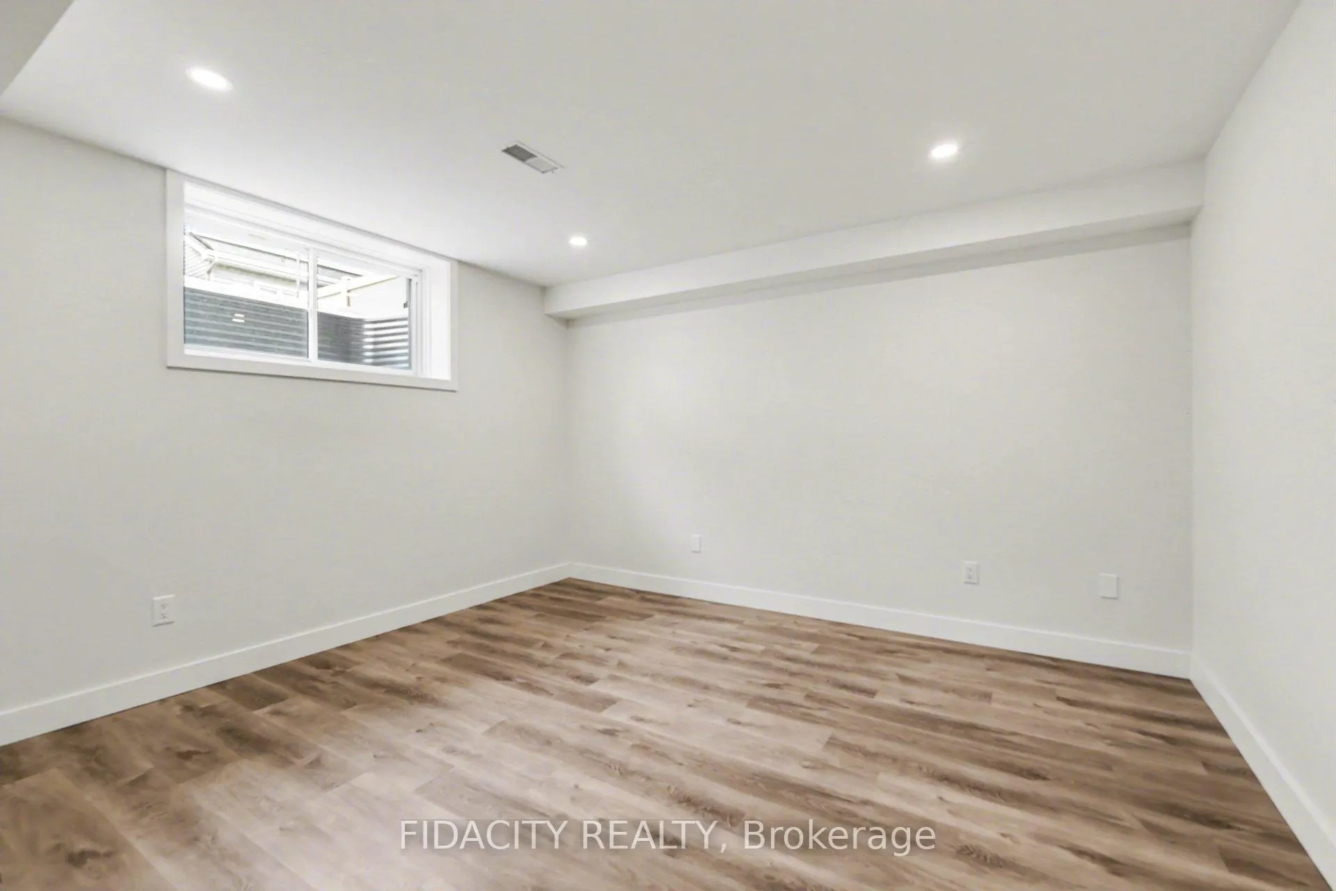 Photo 26 of 565 Bobolink Ridge, Ottawa, Stittsville (South) — HOMEH