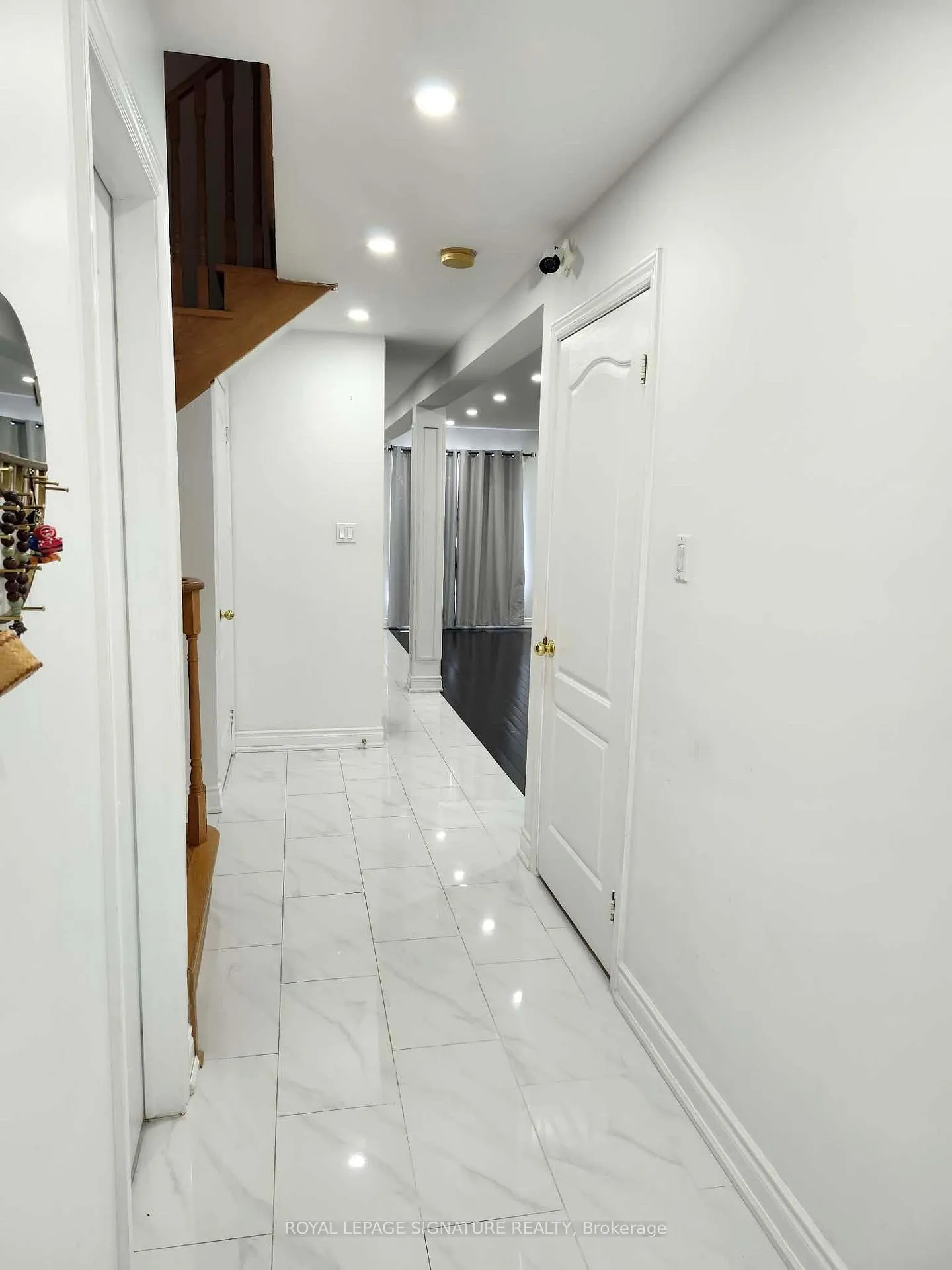 Photo 2 of 99 Corkwood Crescent, Vaughan, Maple — HOMEH