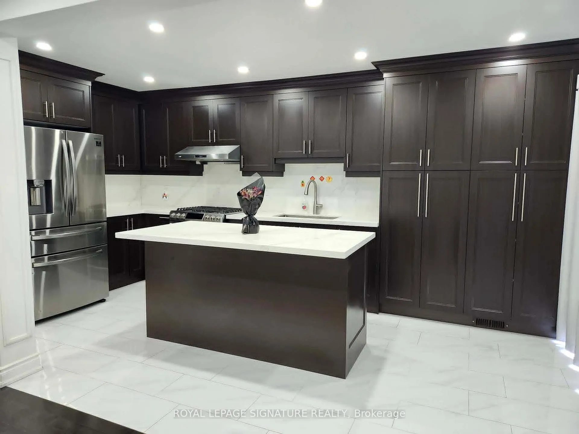 Photo 4 of 99 Corkwood Crescent, Vaughan, Maple — HOMEH