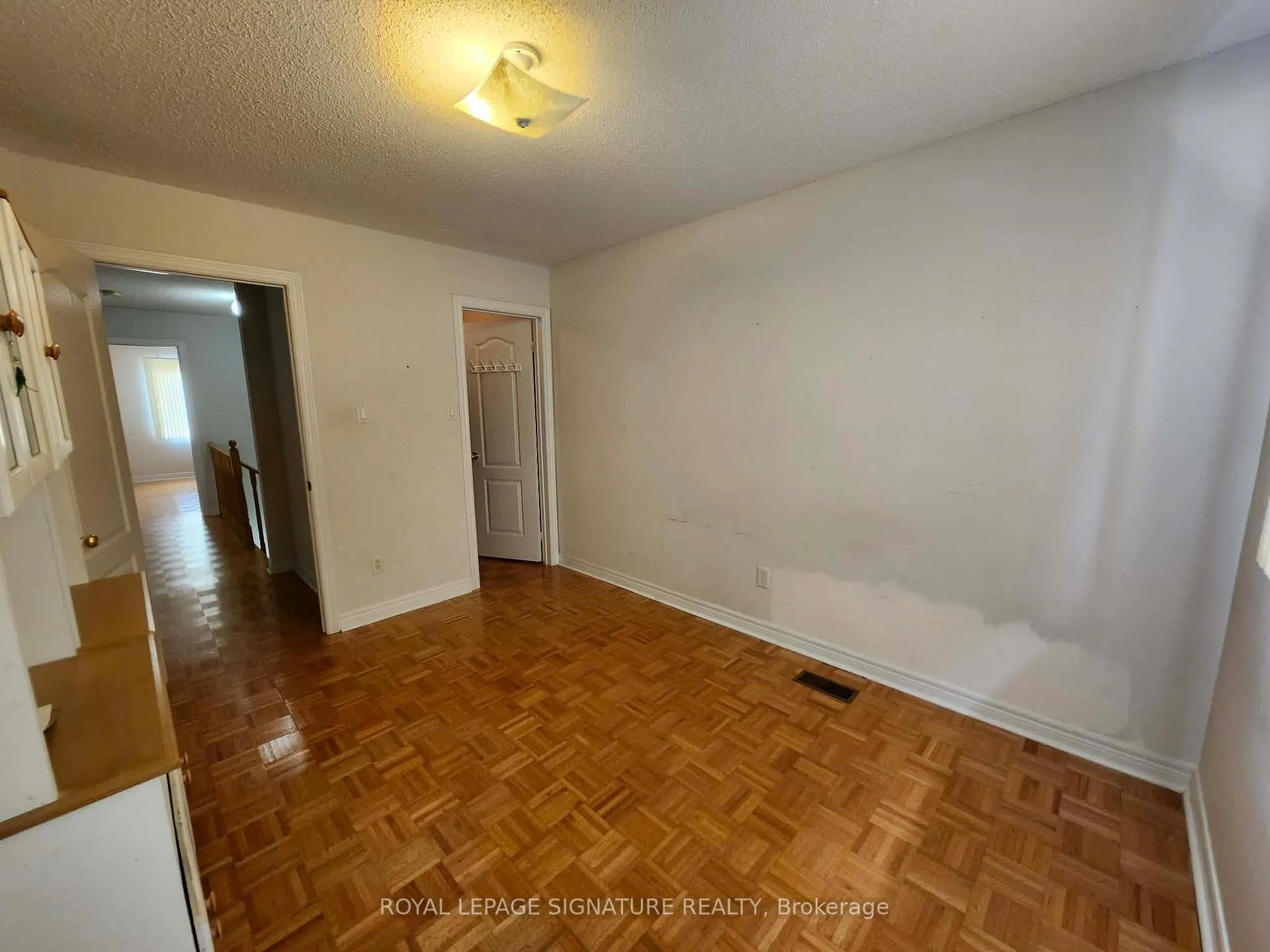 Photo 11 of 99 Corkwood Crescent, Vaughan, Maple — HOMEH