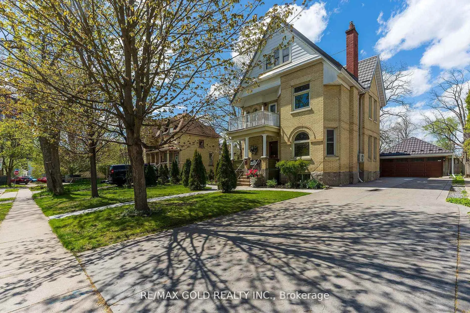 Photo 2 of 16 Maynard Avenue, Kitchener — HOMEH