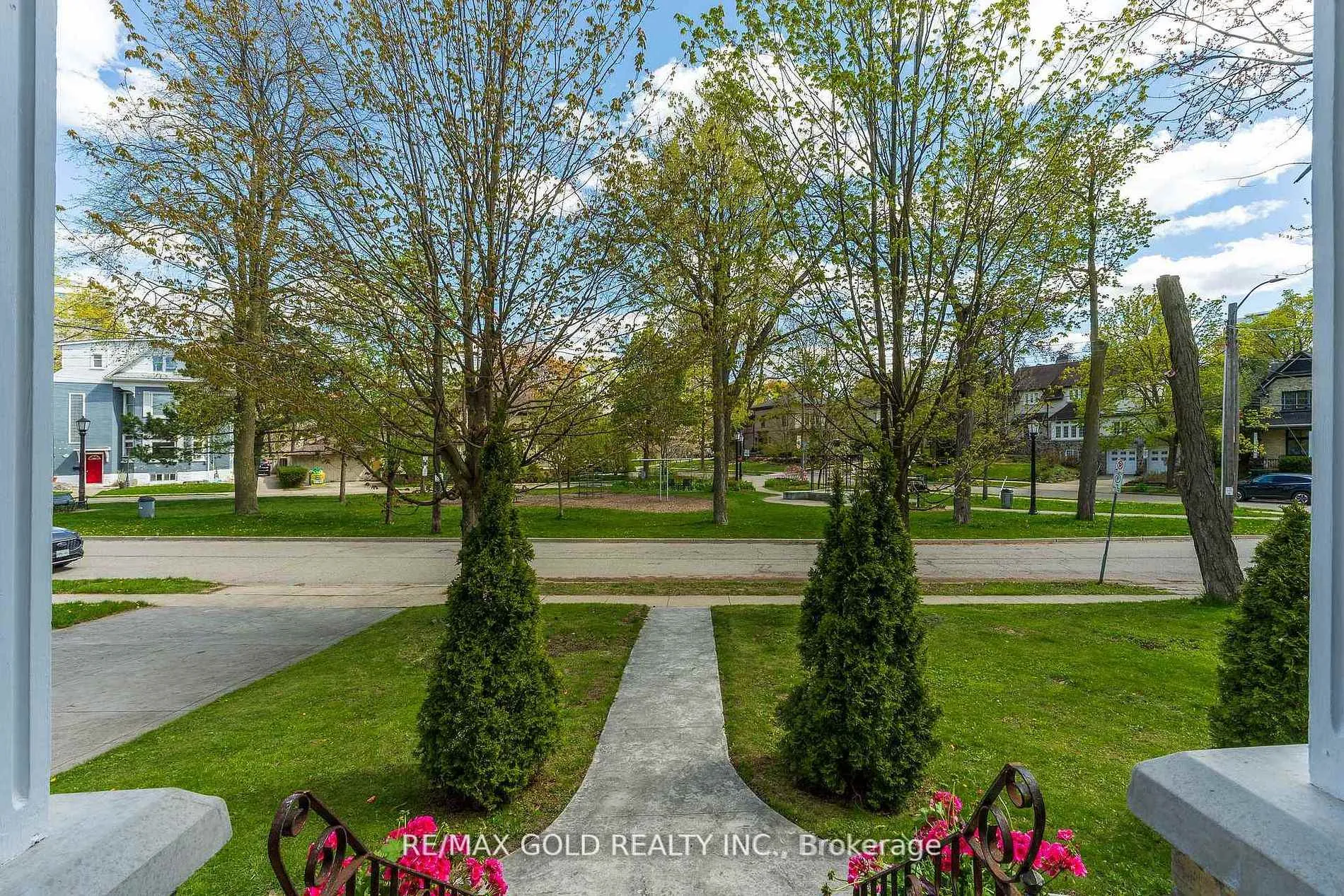 Photo 4 of 16 Maynard Avenue, Kitchener — HOMEH