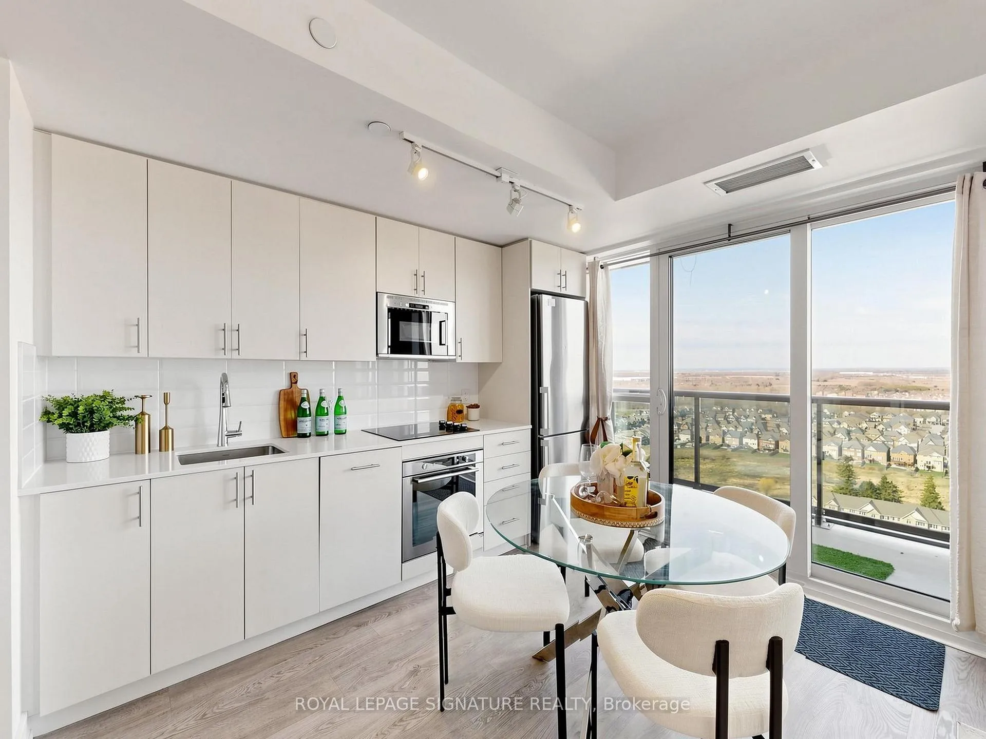Photo 15 of Unit 2121, 2550 Simcoe Street N, Oshawa, Windfields — HOMEH