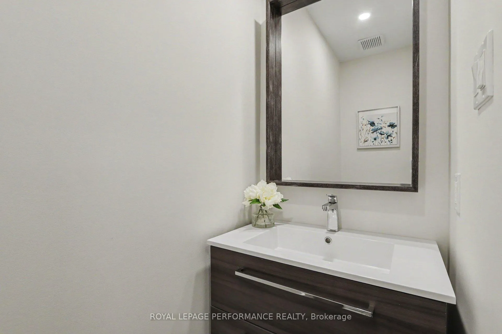 Photo 11 of 17 Bentbrook Crescent, Ottawa, Barrhaven - Heritage Park — HOMEH