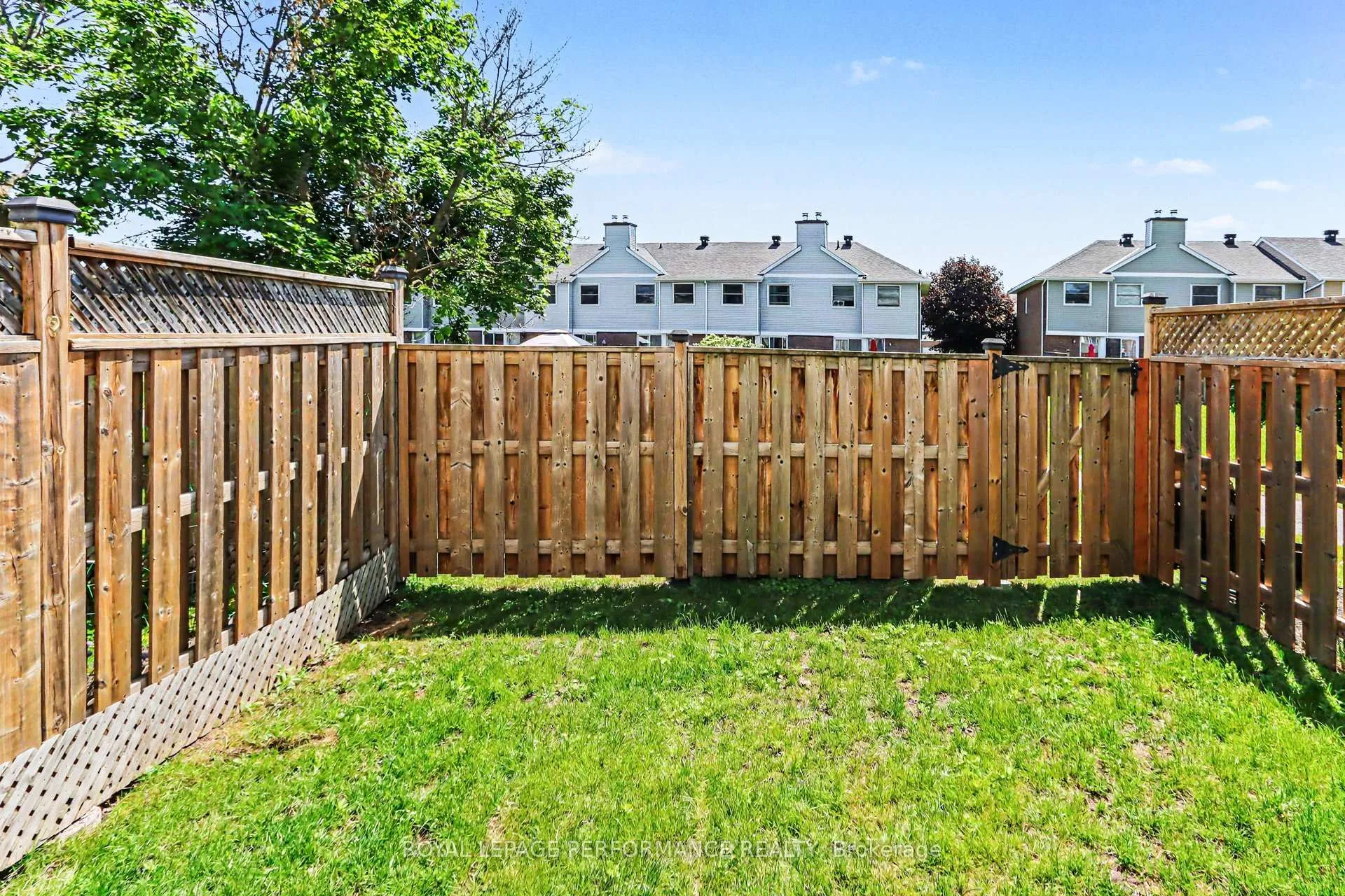Photo 25 of 17 Bentbrook Crescent, Ottawa, Barrhaven - Heritage Park — HOMEH