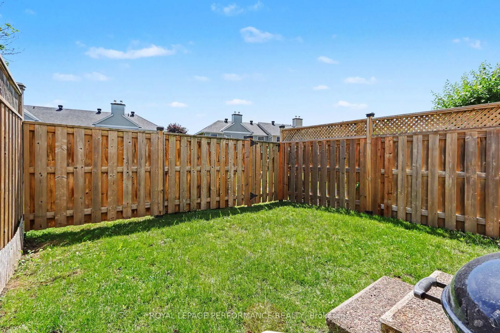 Photo 26 of 17 Bentbrook Crescent, Ottawa, Barrhaven - Heritage Park — HOMEH