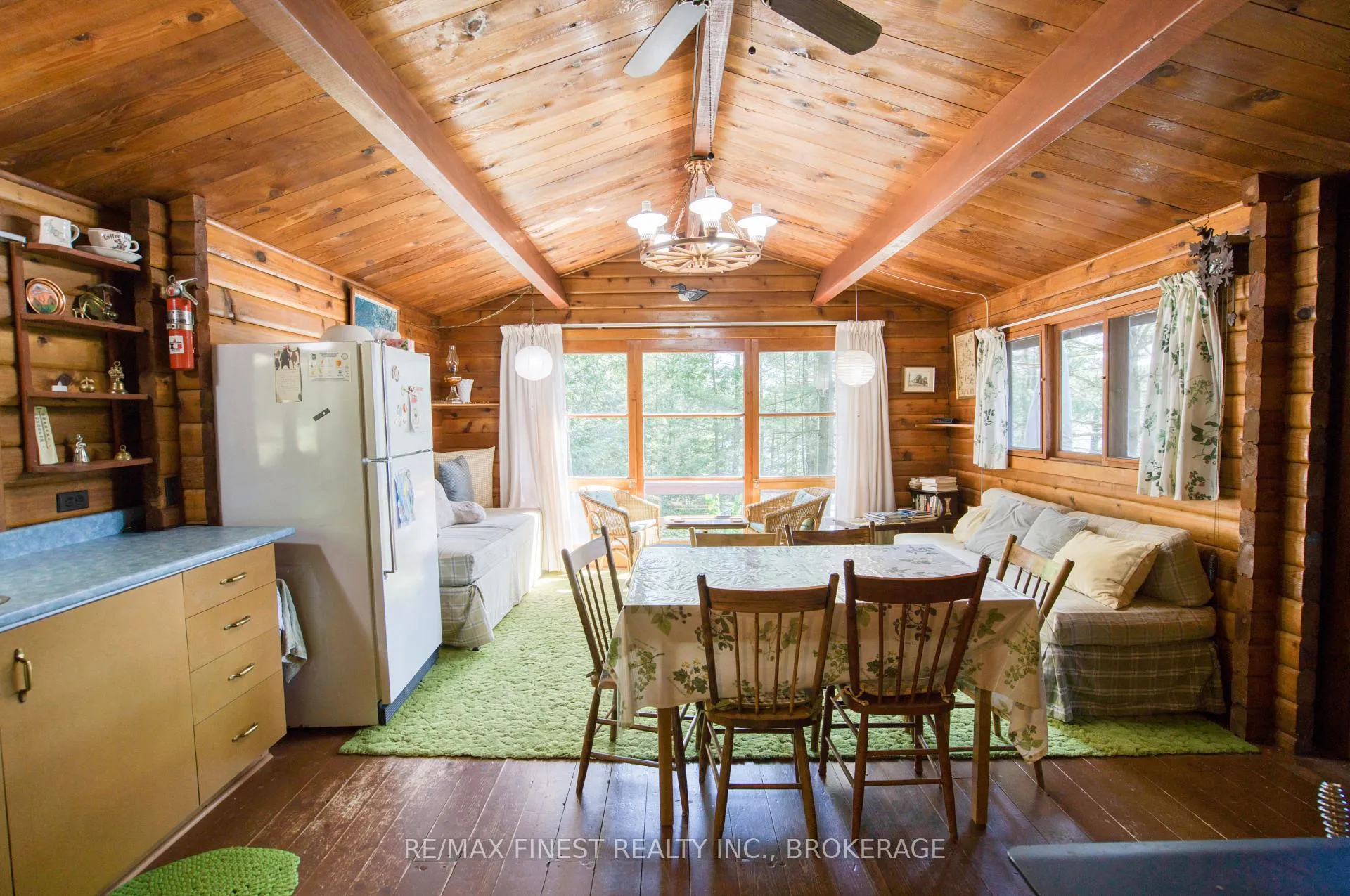 Photo 3 of 1029 Oak Lane North, Frontenac, Frontenac Centre — HOMEH