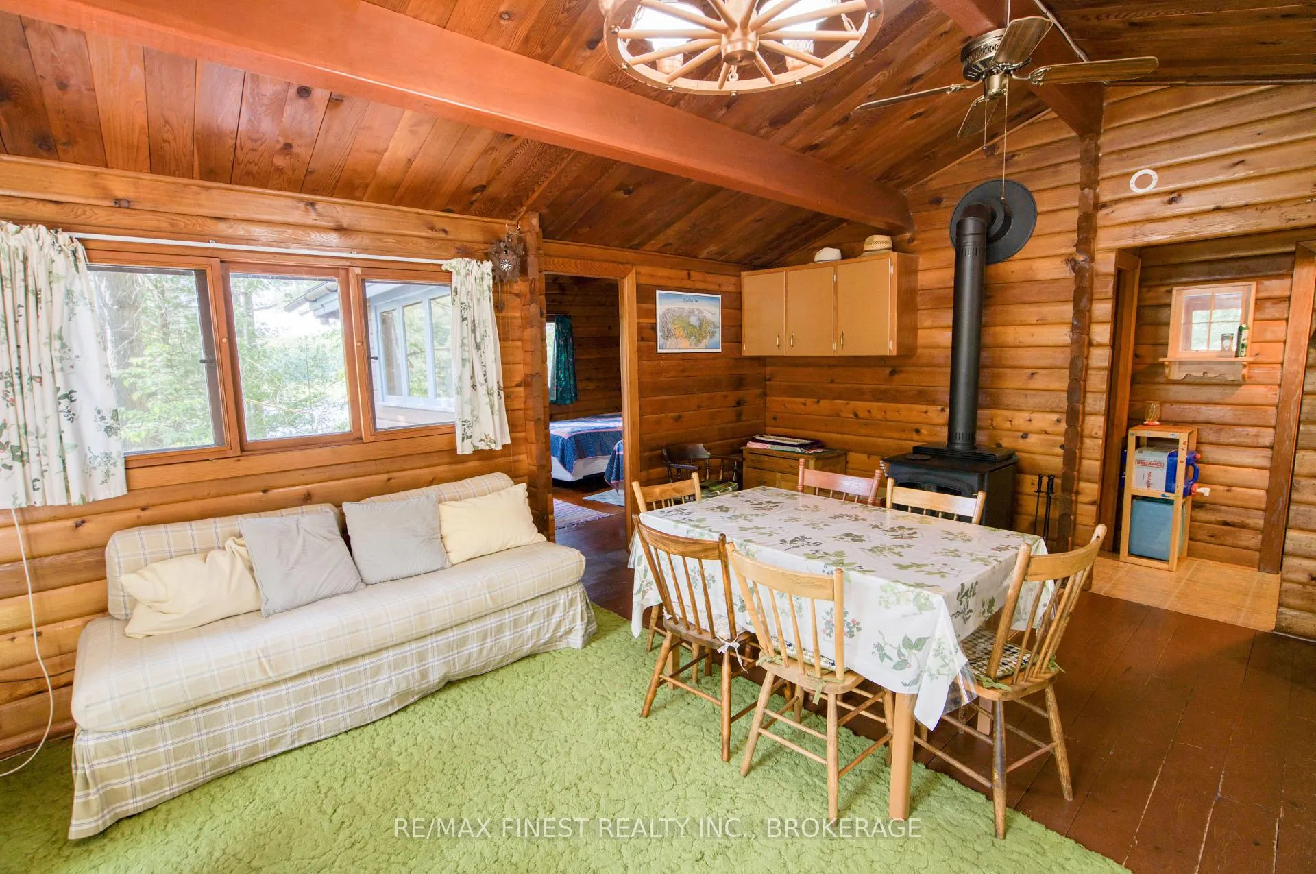 Photo 5 of 1029 Oak Lane North, Frontenac, Frontenac Centre — HOMEH