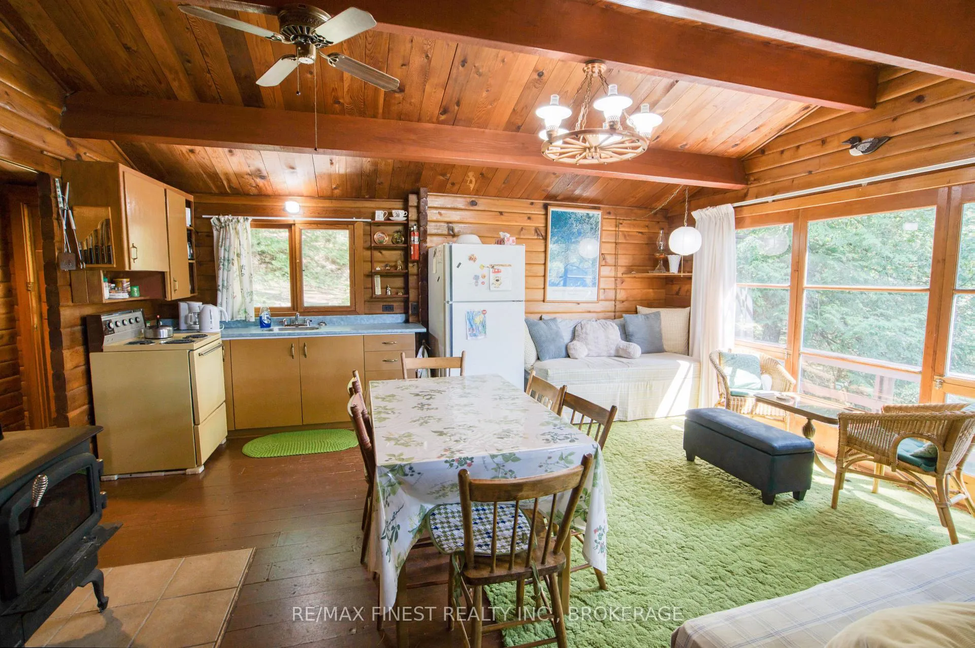 Photo 7 of 1029 Oak Lane North, Frontenac, Frontenac Centre — HOMEH