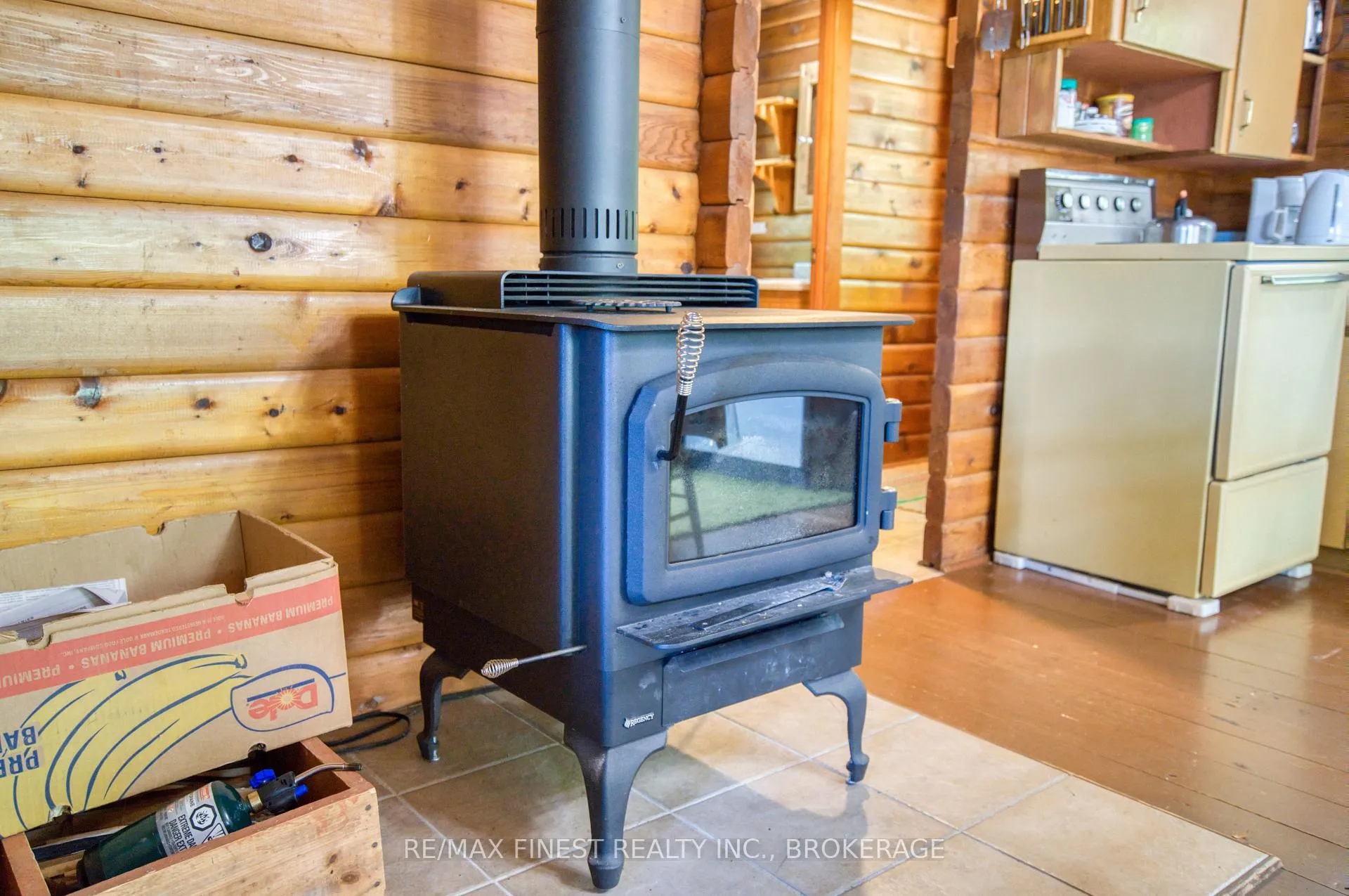 Photo 9 of 1029 Oak Lane North, Frontenac, Frontenac Centre — HOMEH