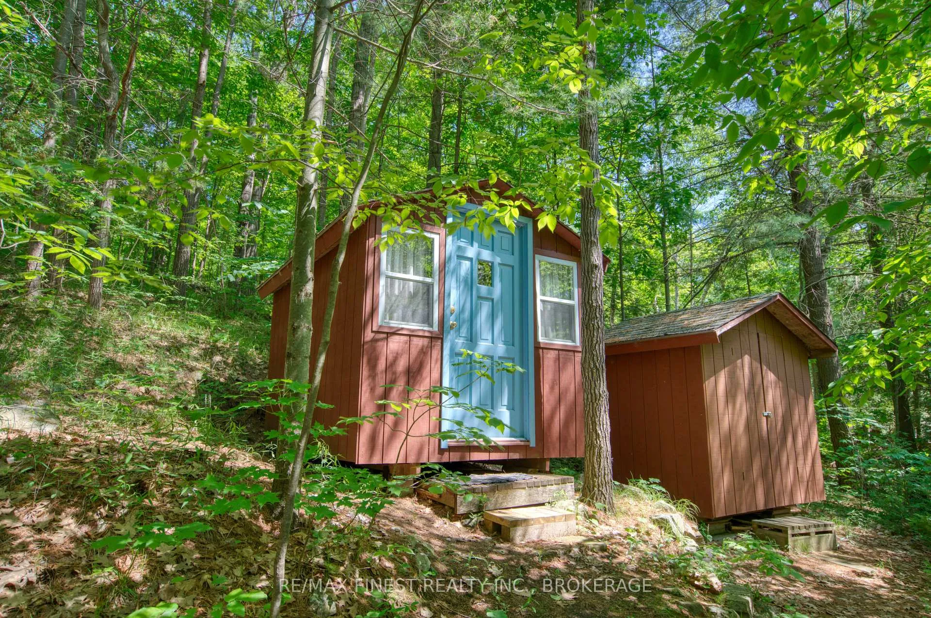 Photo 16 of 1029 Oak Lane North, Frontenac, Frontenac Centre — HOMEH