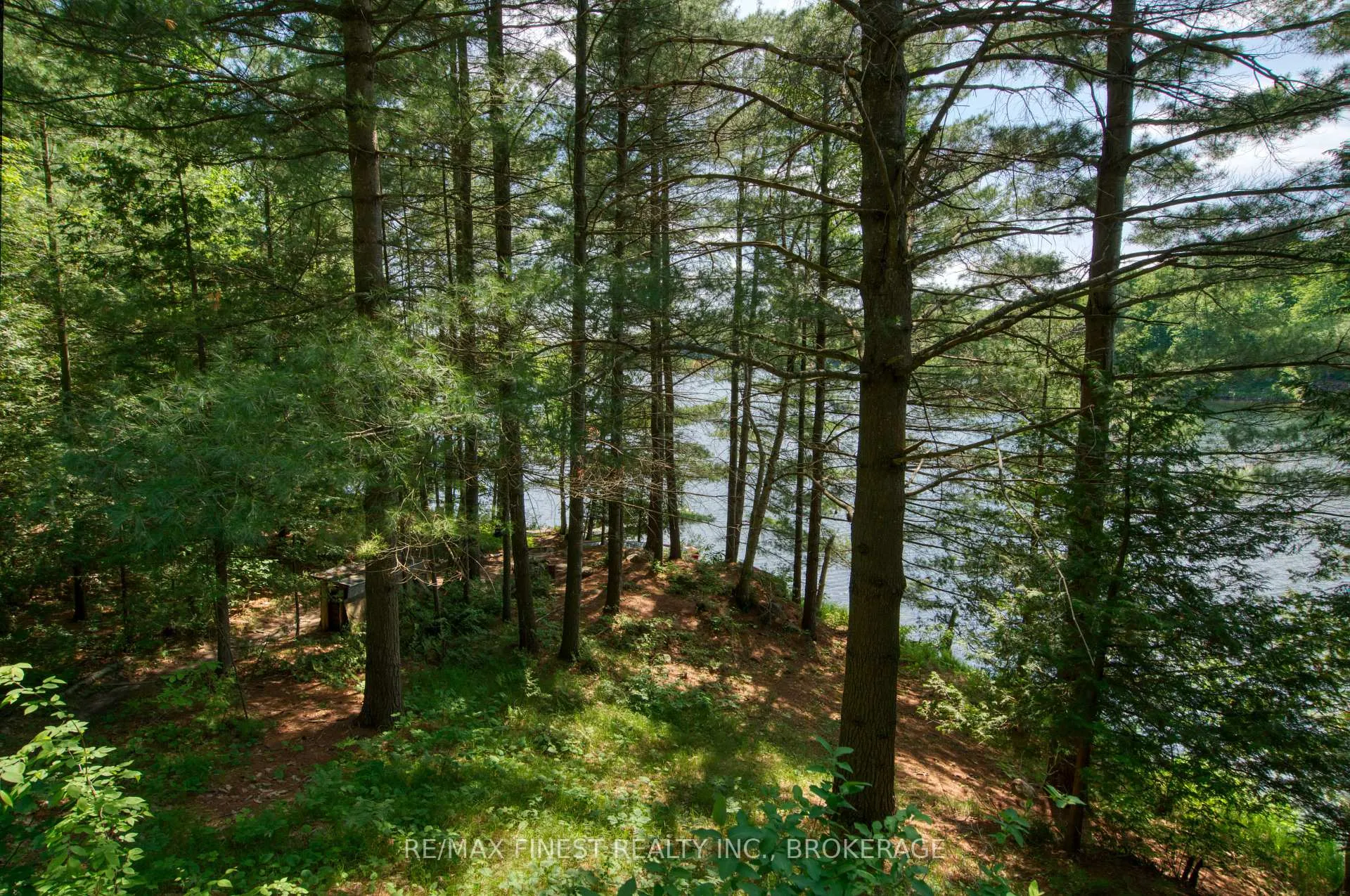 Photo 20 of 1029 Oak Lane North, Frontenac, Frontenac Centre — HOMEH