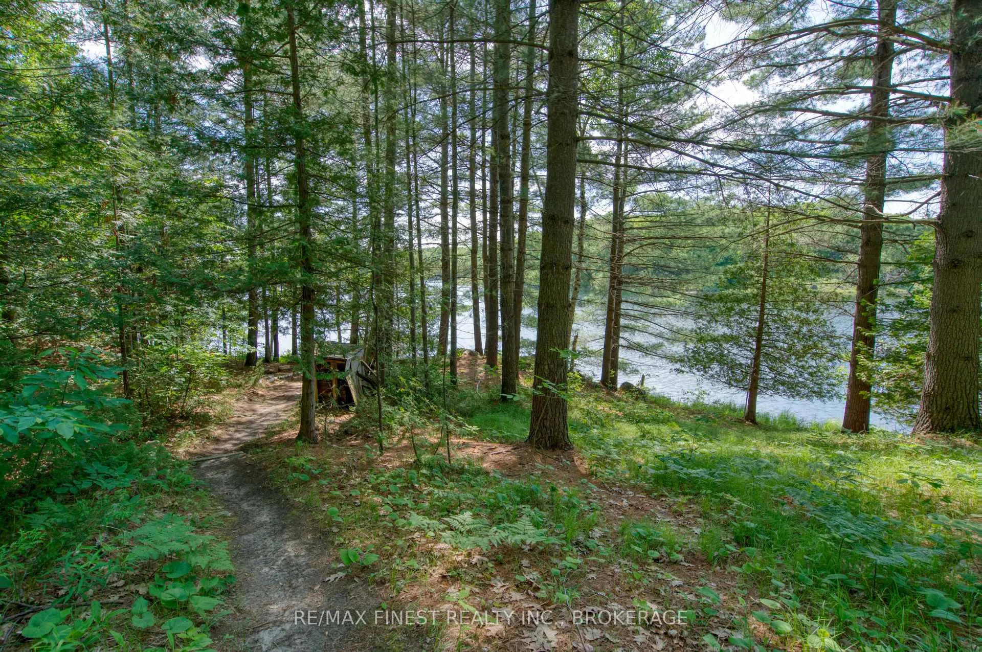 Photo 22 of 1029 Oak Lane North, Frontenac, Frontenac Centre — HOMEH