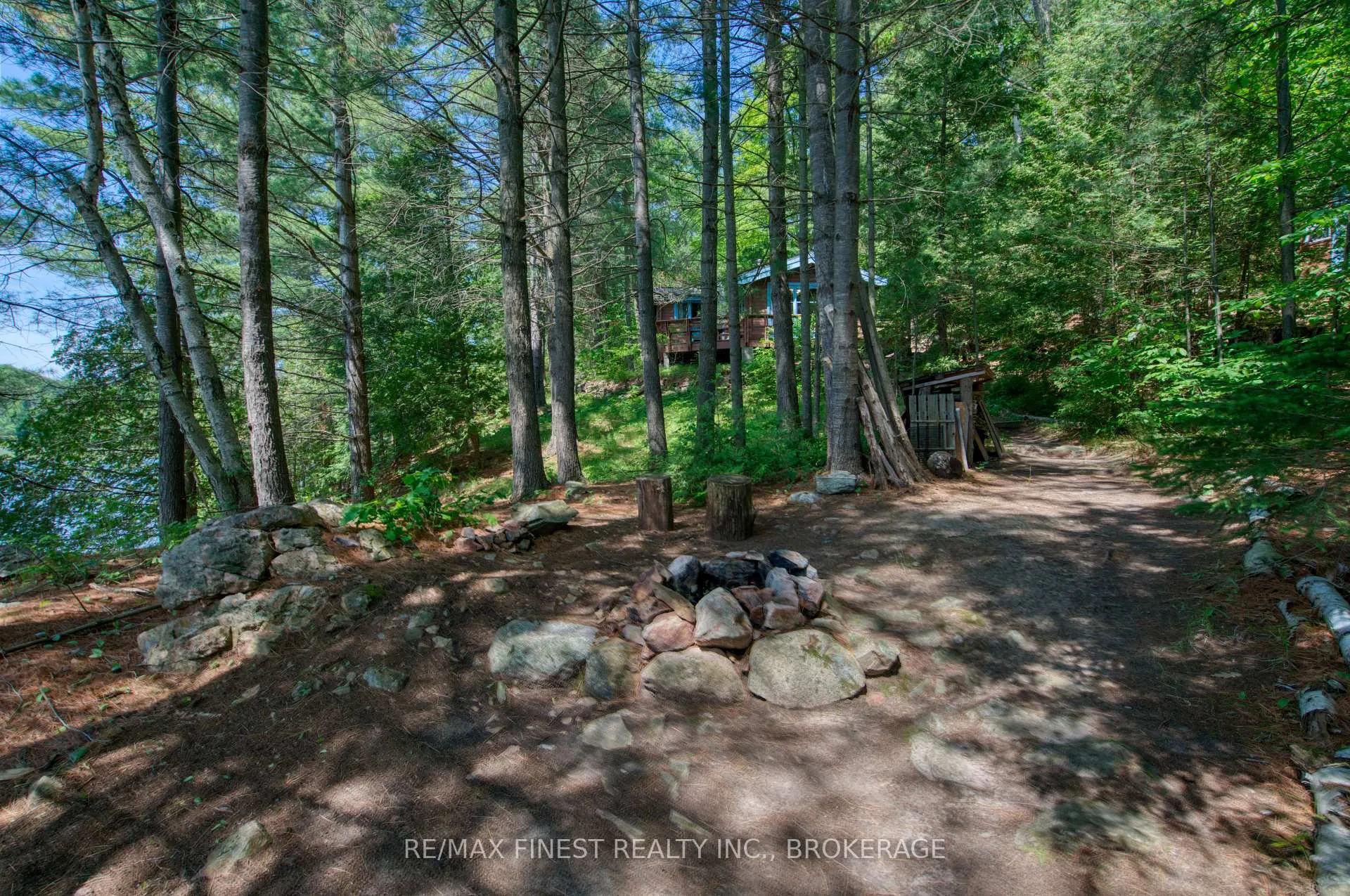 Photo 26 of 1029 Oak Lane North, Frontenac, Frontenac Centre — HOMEH