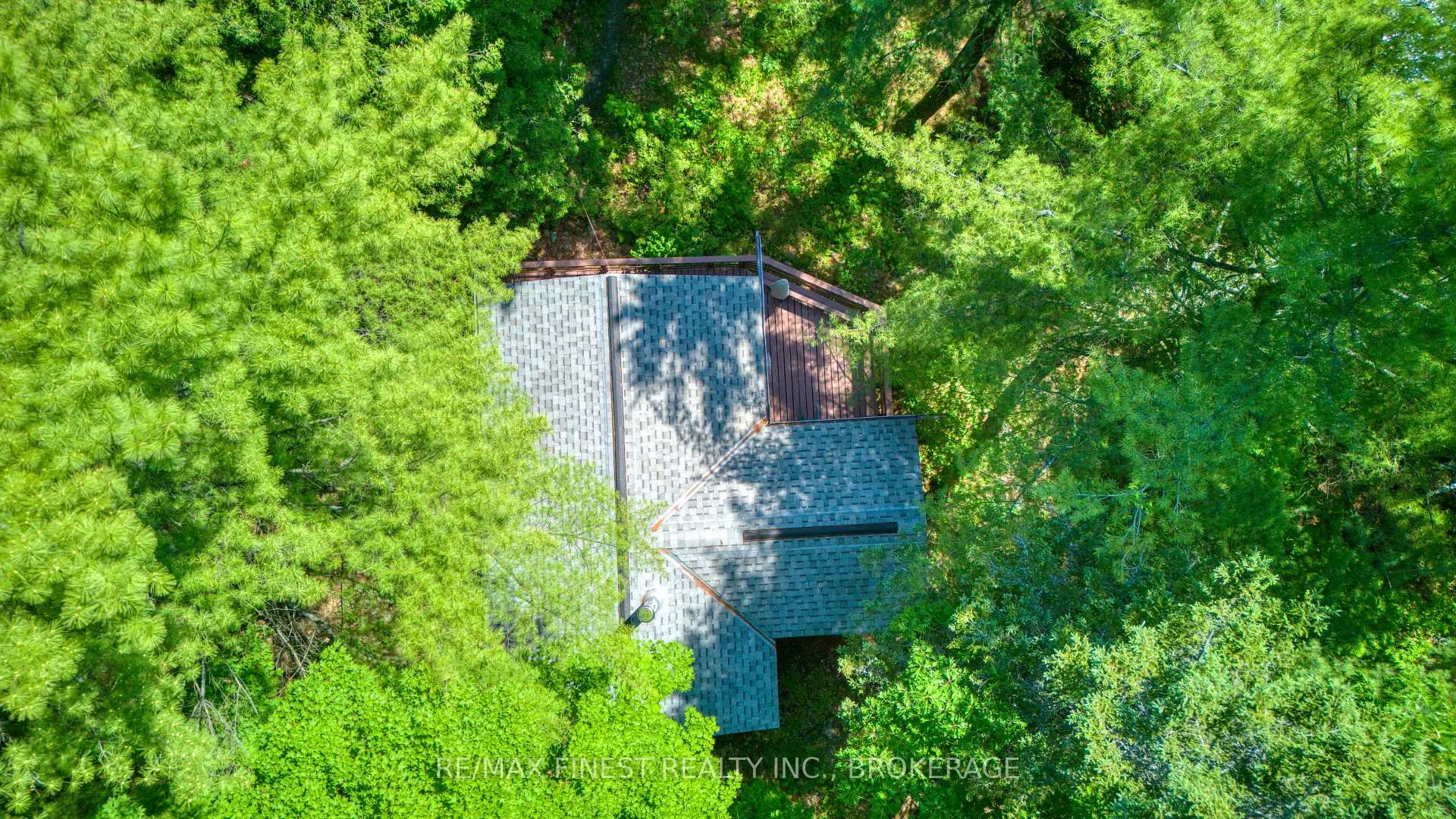 Photo 33 of 1029 Oak Lane North, Frontenac, Frontenac Centre — HOMEH