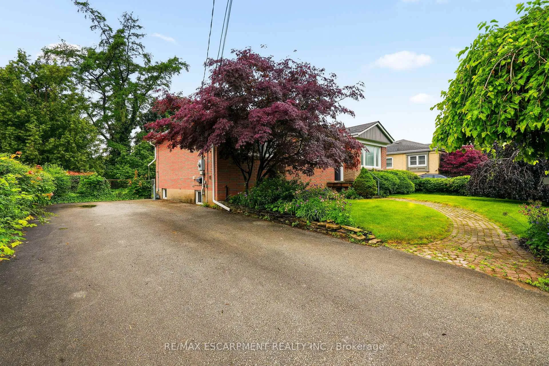 Photo 5 of 1059 Shepherds Drive, Burlington, LaSalle — HOMEH