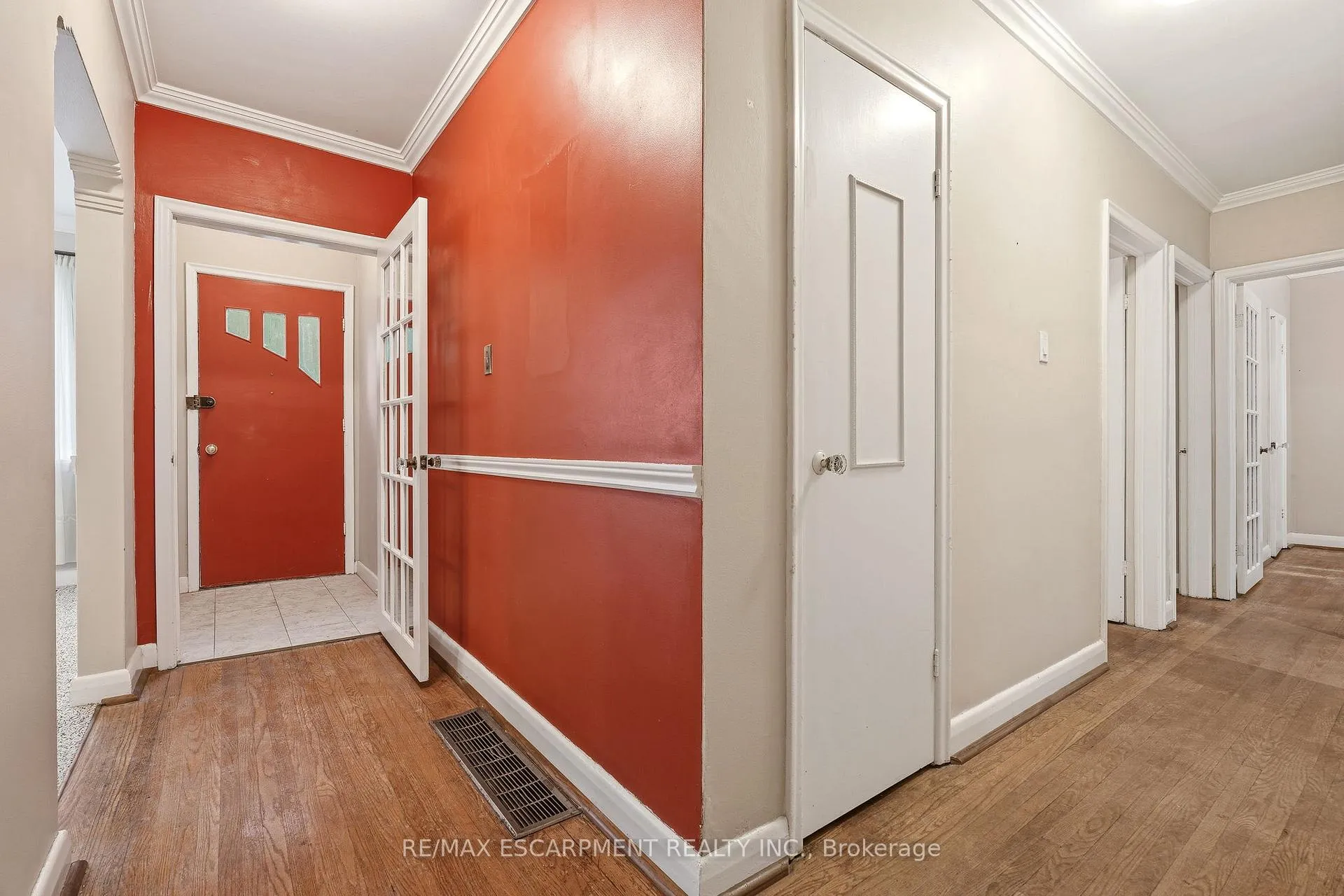 Photo 7 of 1059 Shepherds Drive, Burlington, LaSalle — HOMEH