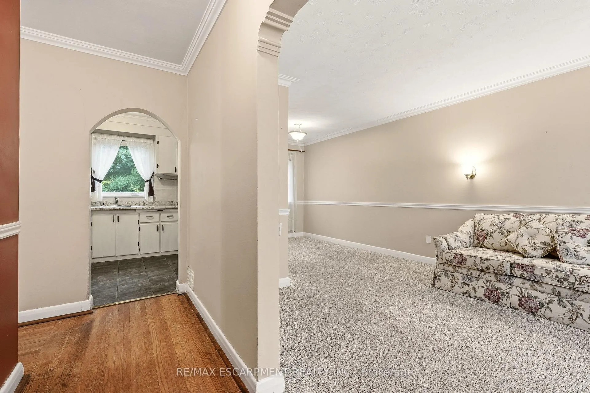 Photo 8 of 1059 Shepherds Drive, Burlington, LaSalle — HOMEH