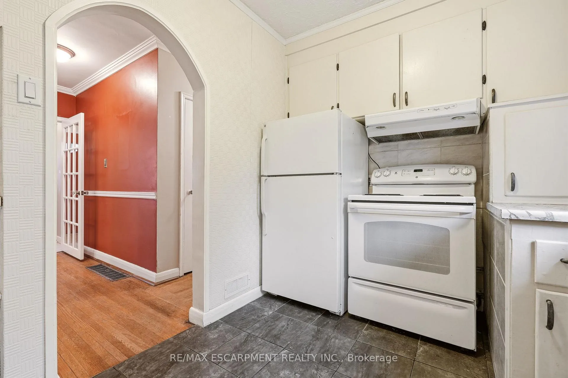 Photo 18 of 1059 Shepherds Drive, Burlington, LaSalle — HOMEH