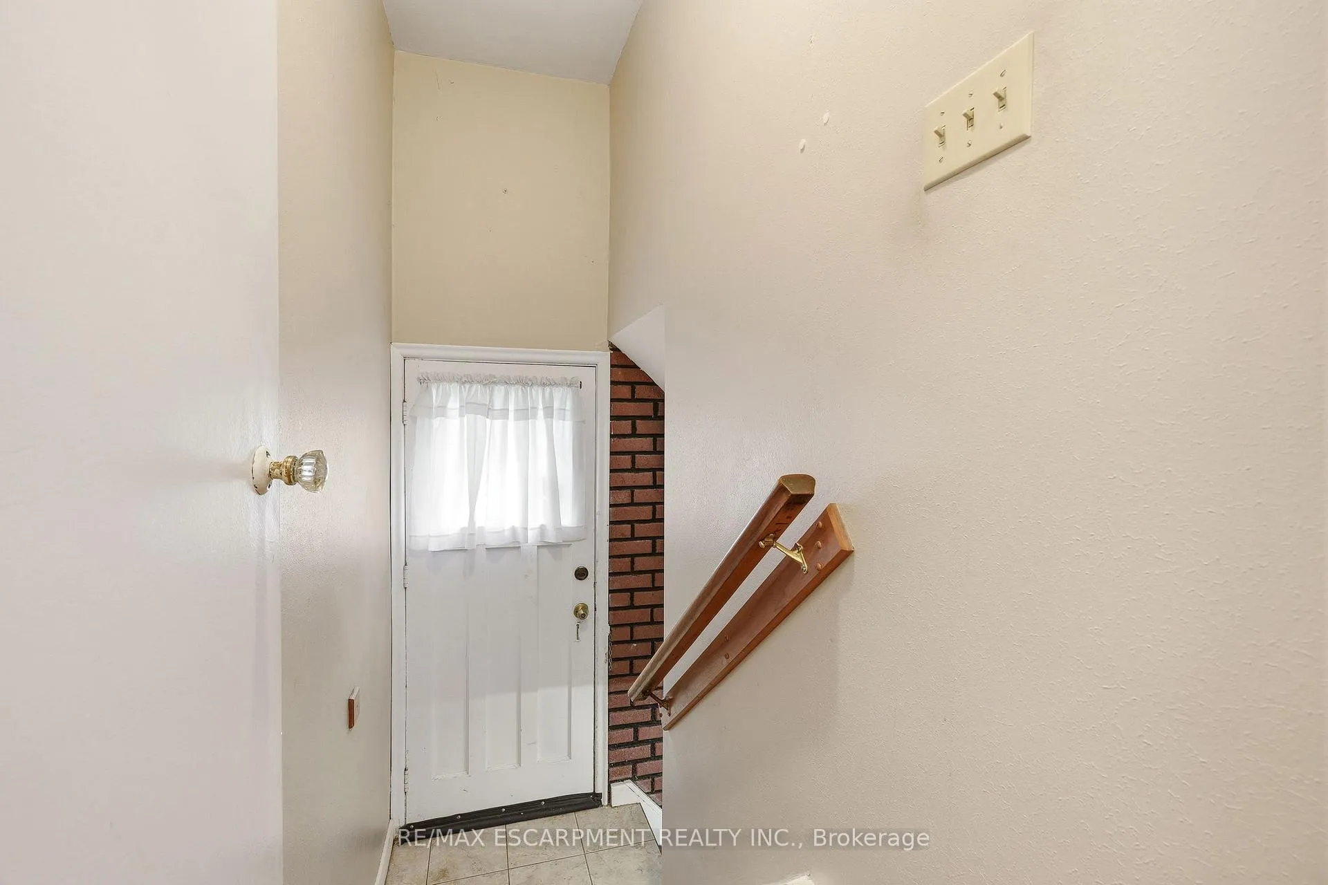 Photo 24 of 1059 Shepherds Drive, Burlington, LaSalle — HOMEH