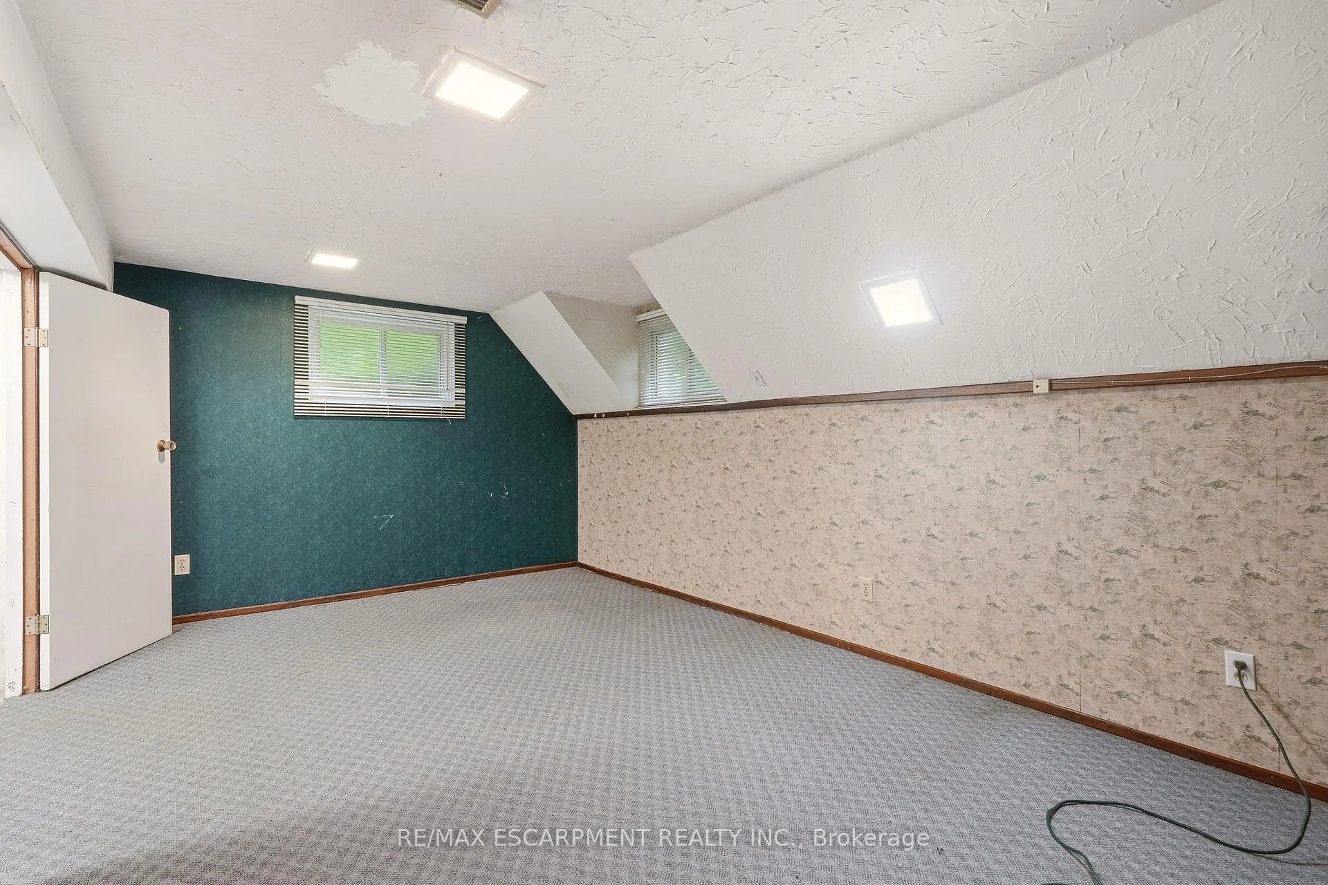 Photo 28 of 1059 Shepherds Drive, Burlington, LaSalle — HOMEH