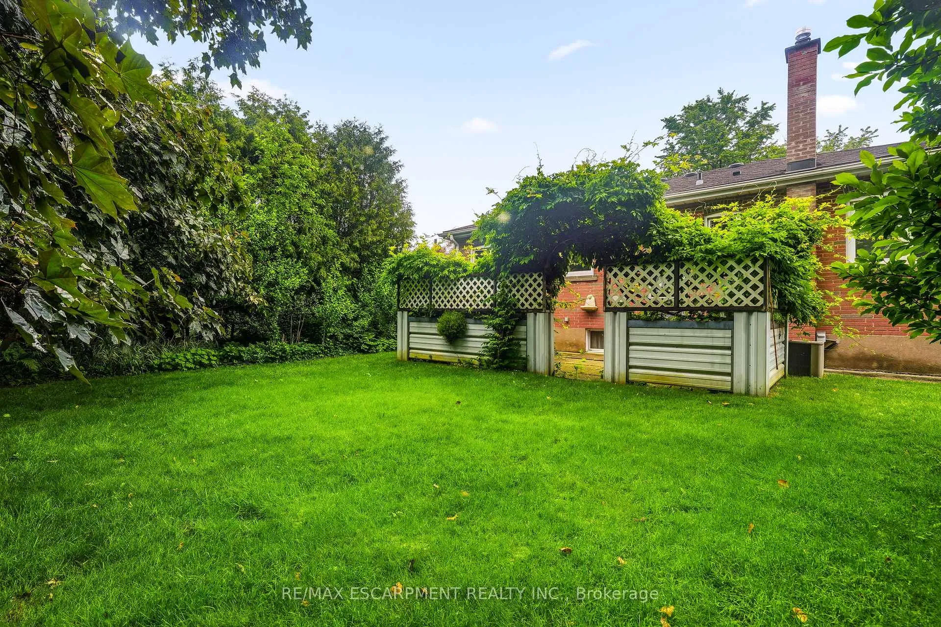 Photo 36 of 1059 Shepherds Drive, Burlington, LaSalle — HOMEH