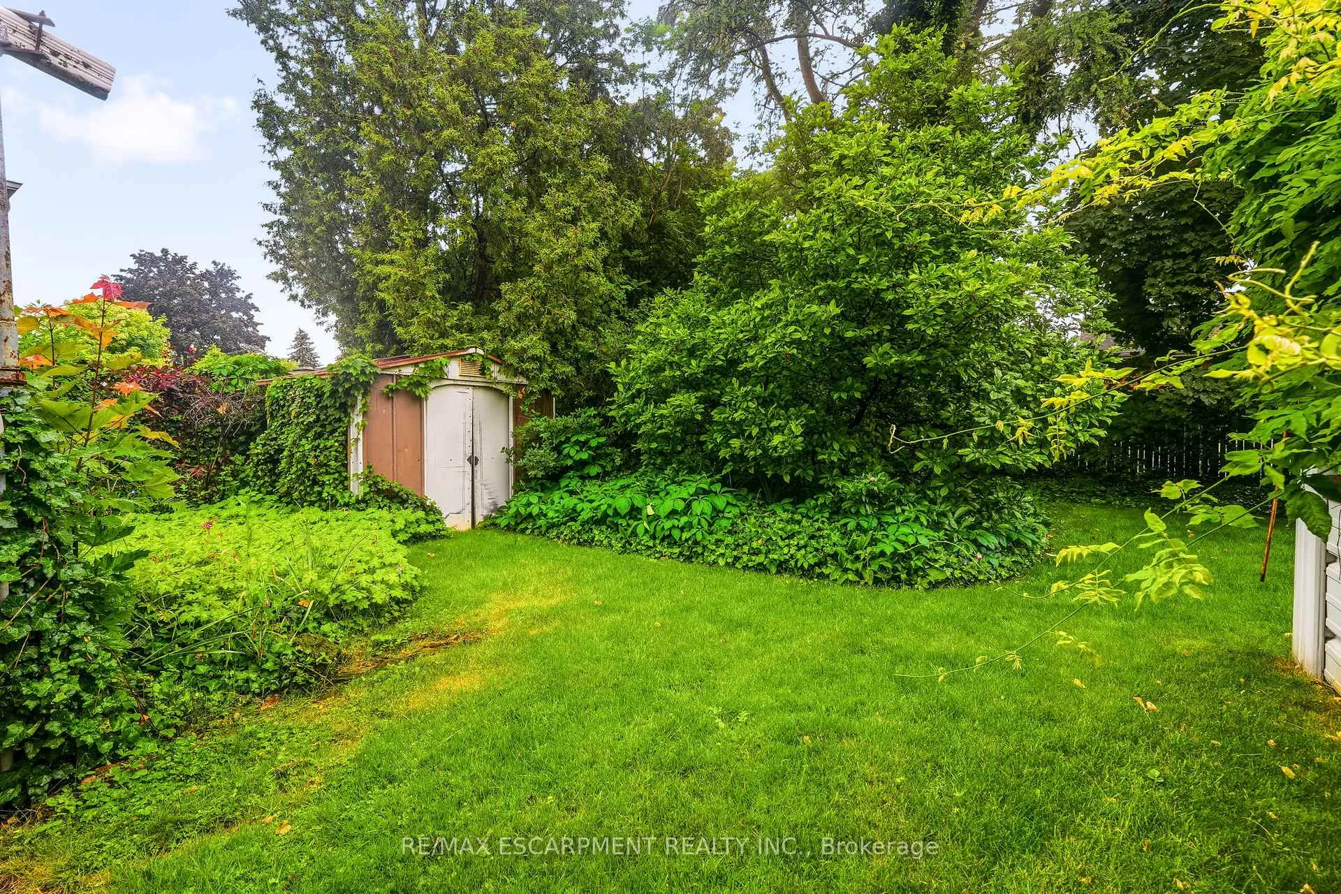 Photo 38 of 1059 Shepherds Drive, Burlington, LaSalle — HOMEH