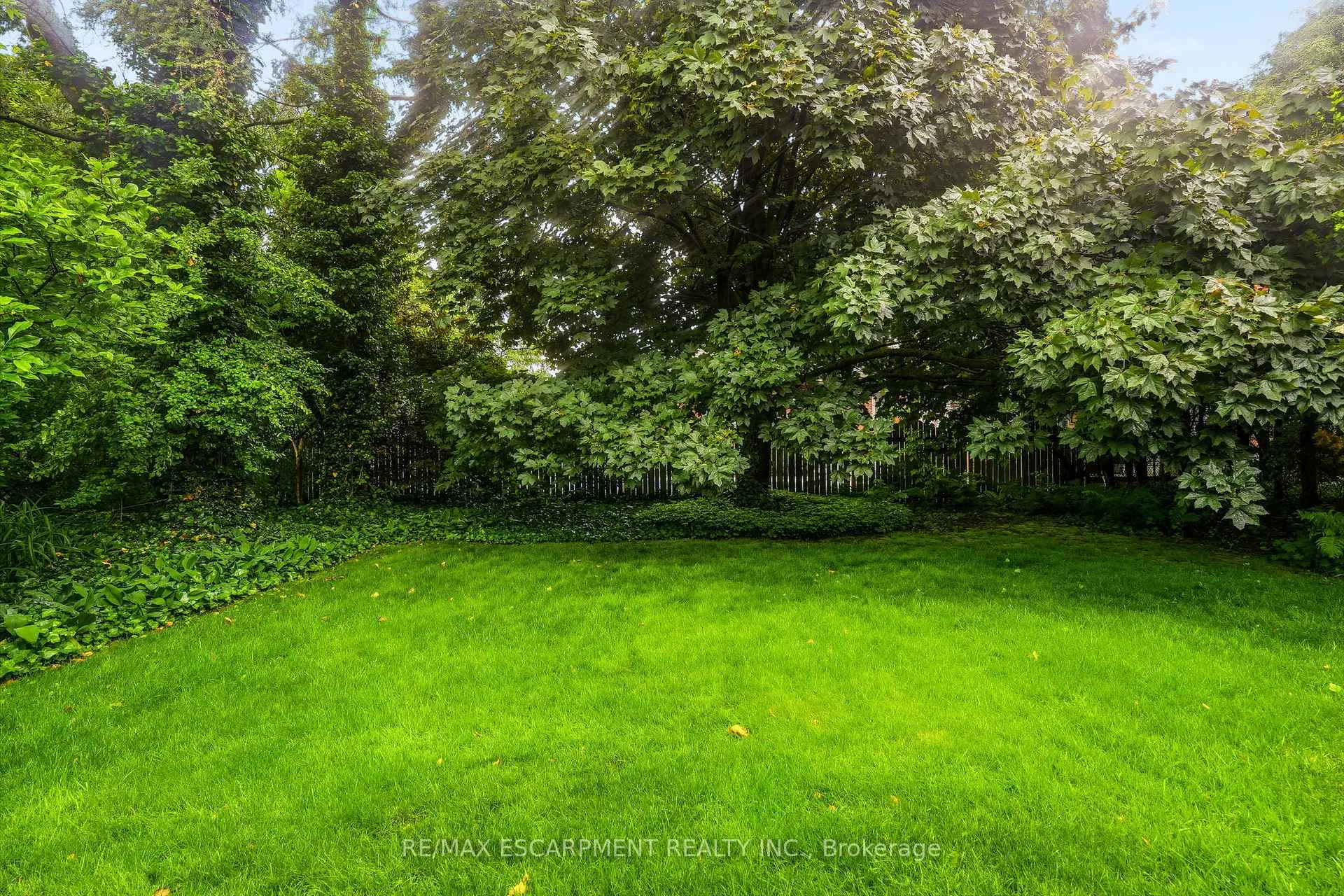 Photo 39 of 1059 Shepherds Drive, Burlington, LaSalle — HOMEH