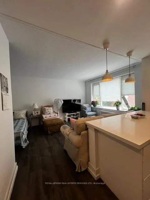Photo 3 of Unit 204, 18 Anglesey Boulevard, Etobicoke, Edenbridge-Humber Valley — HOMEH