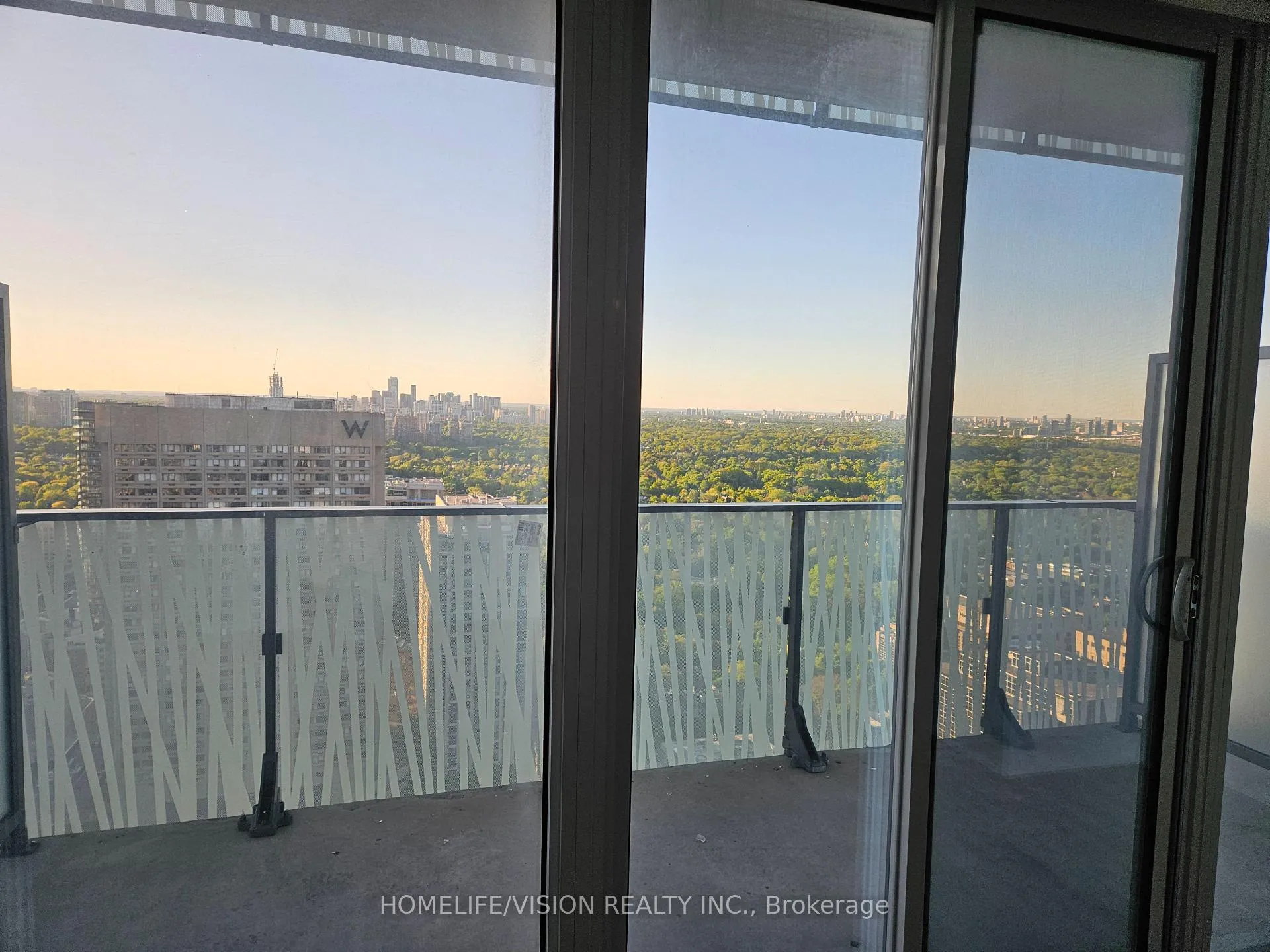 Photo 6 of Unit 4207, 42 Charles Street E, Toronto, Church-Yonge Corridor — HOMEH