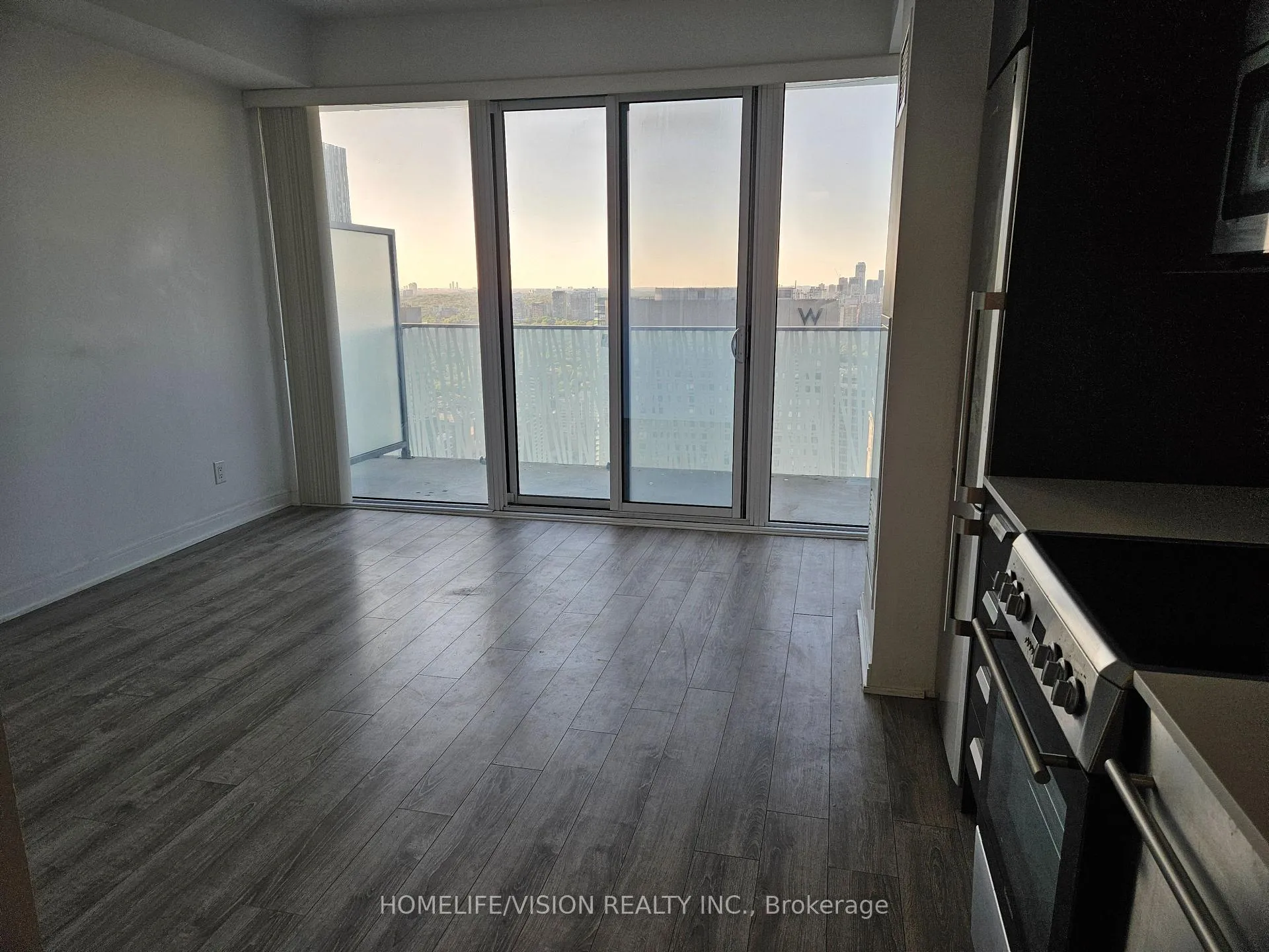 Photo 8 of Unit 4207, 42 Charles Street E, Toronto, Church-Yonge Corridor — HOMEH
