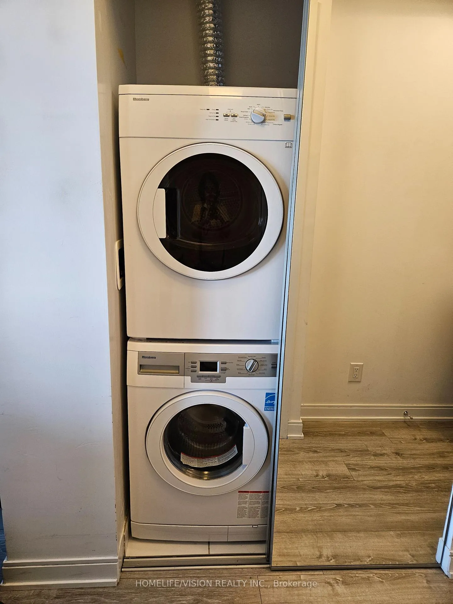 Photo 9 of Unit 4207, 42 Charles Street E, Toronto, Church-Yonge Corridor — HOMEH