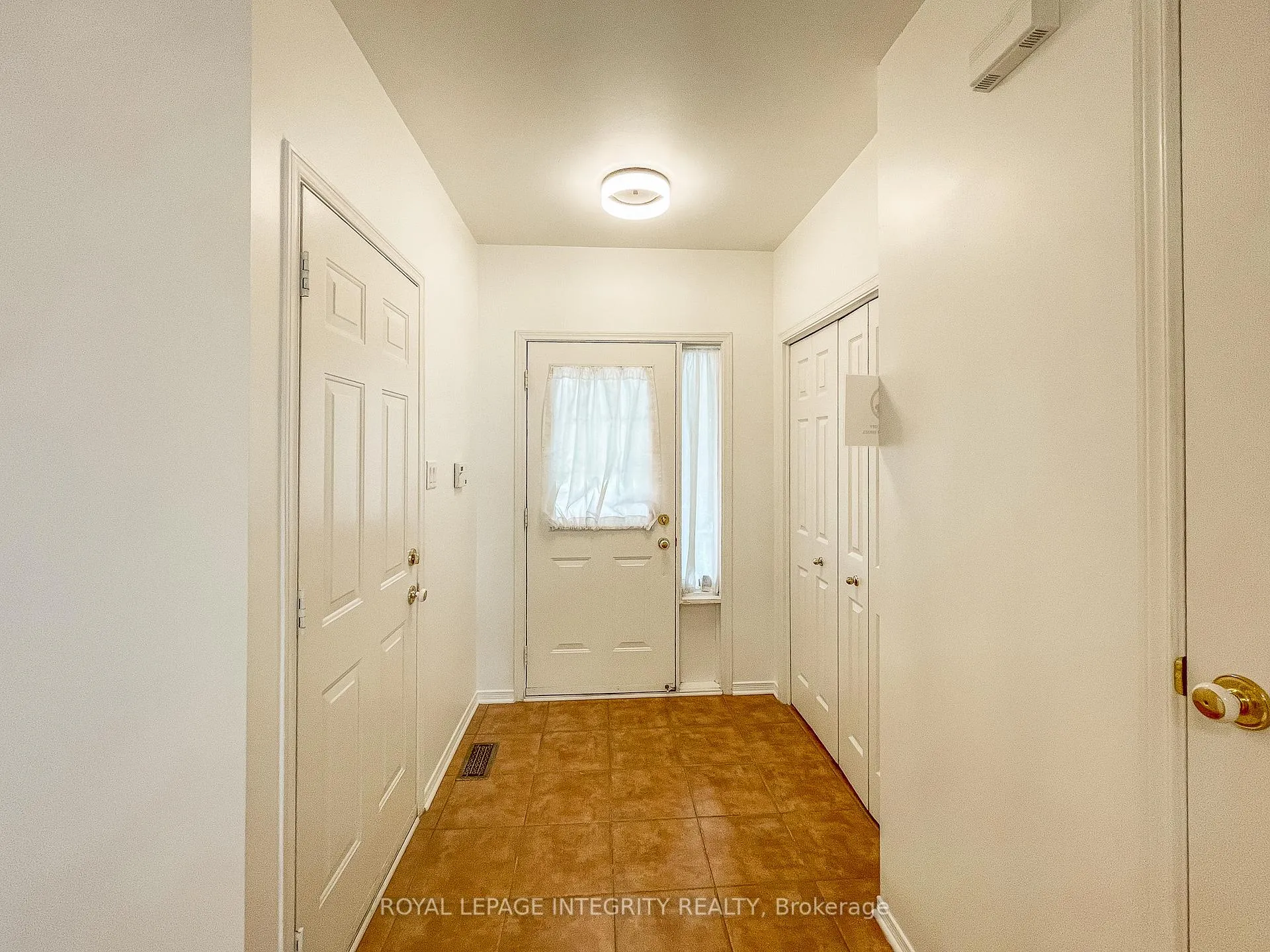 Photo 3 of 172 Gray Crescent, Ottawa, Kanata - Beaverbrook — HOMEH