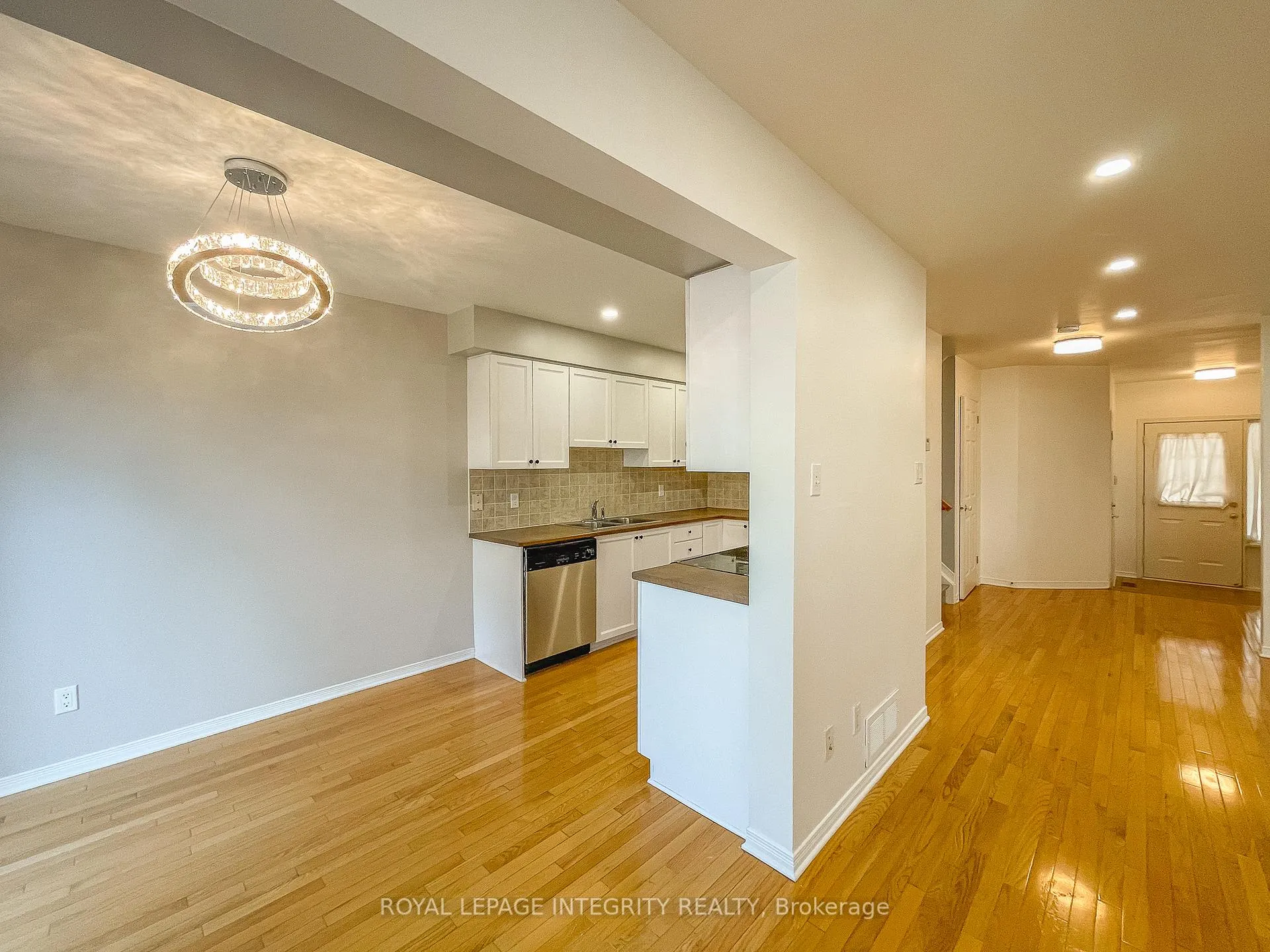 Photo 4 of 172 Gray Crescent, Ottawa, Kanata - Beaverbrook — HOMEH