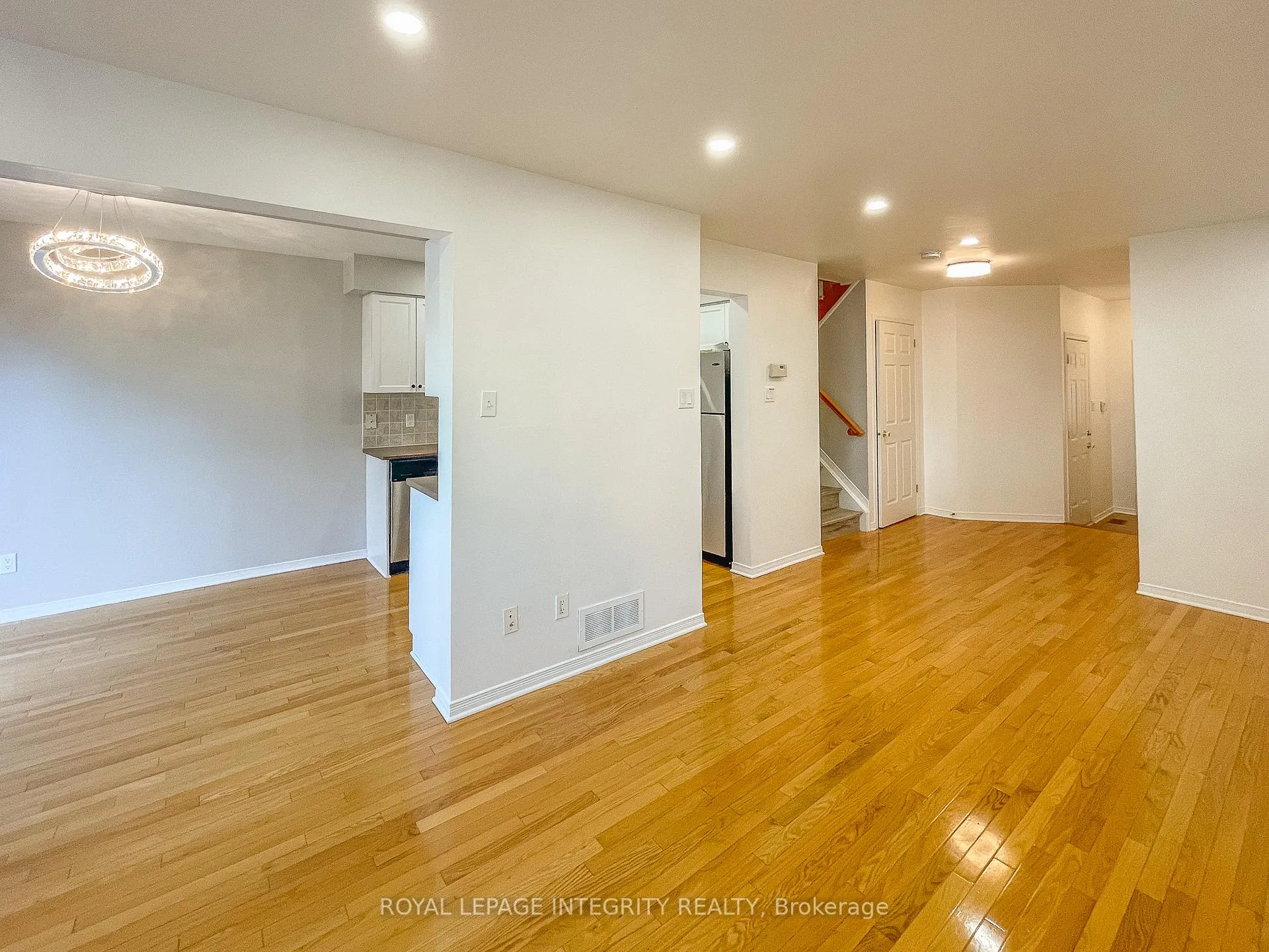 Photo 5 of 172 Gray Crescent, Ottawa, Kanata - Beaverbrook — HOMEH
