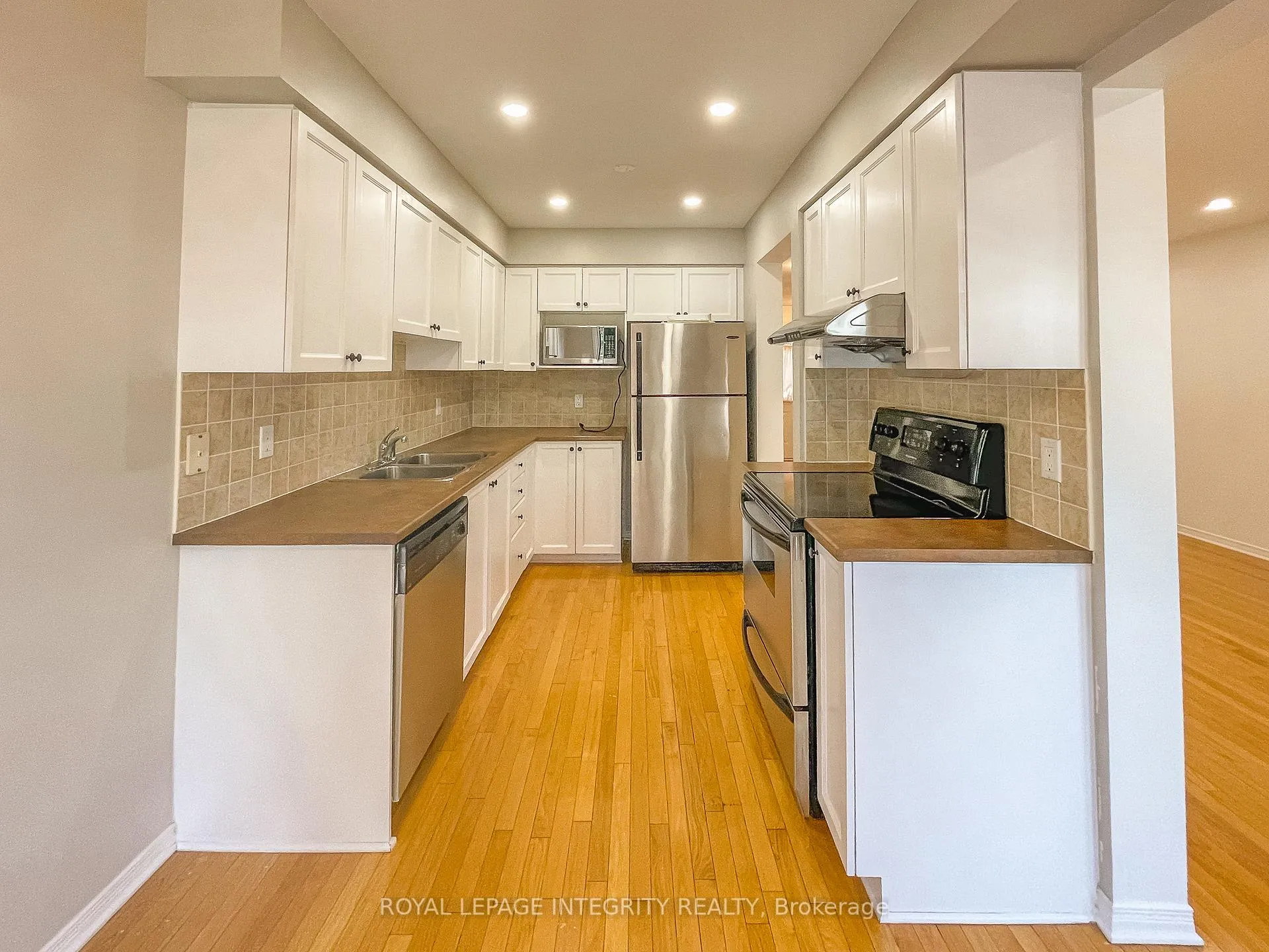 Photo 6 of 172 Gray Crescent, Ottawa, Kanata - Beaverbrook — HOMEH