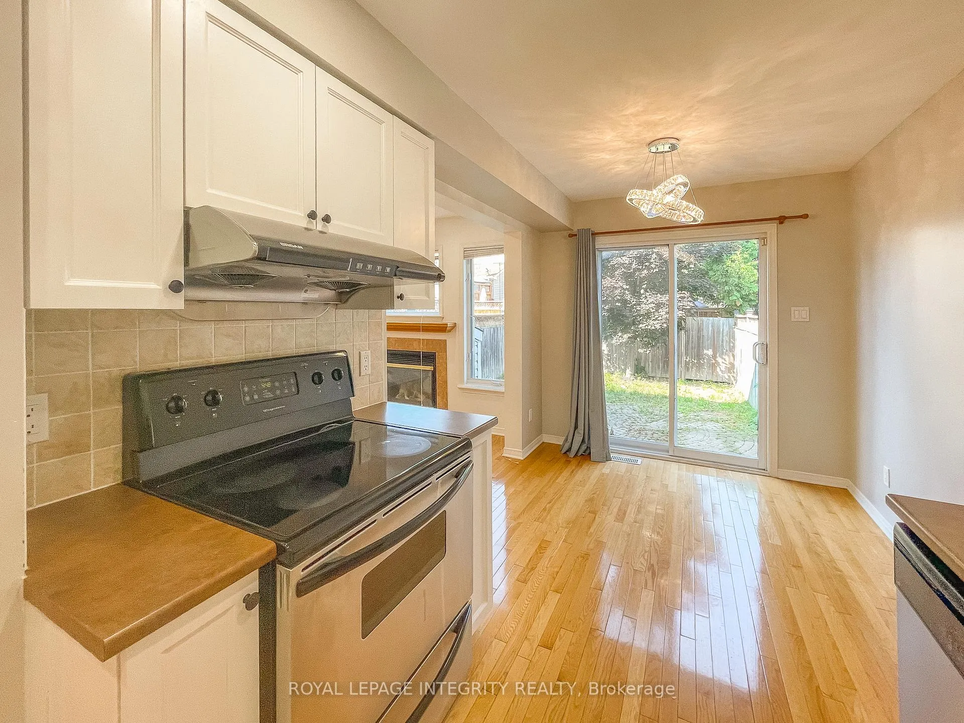 Photo 8 of 172 Gray Crescent, Ottawa, Kanata - Beaverbrook — HOMEH