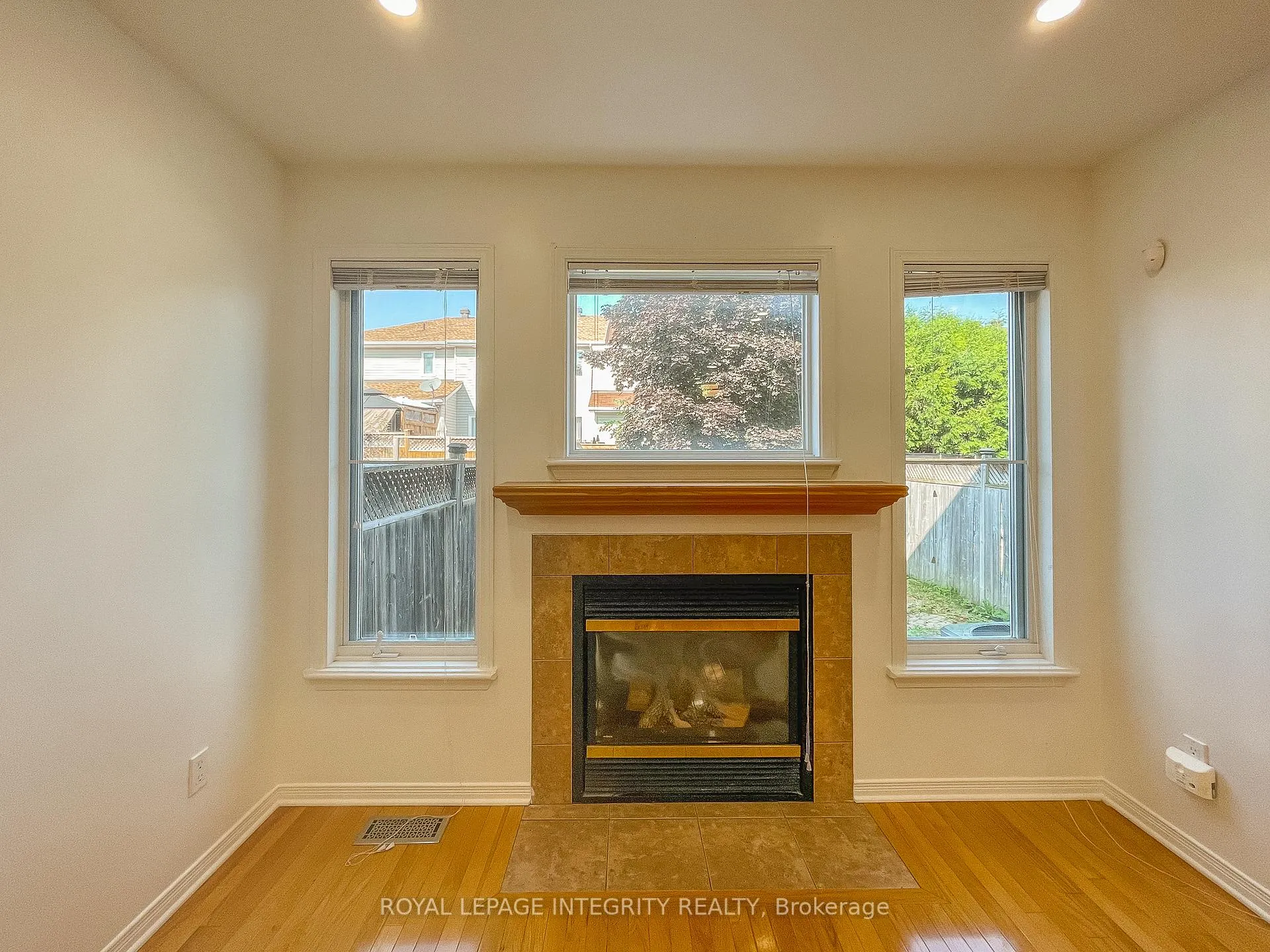 Photo 9 of 172 Gray Crescent, Ottawa, Kanata - Beaverbrook — HOMEH