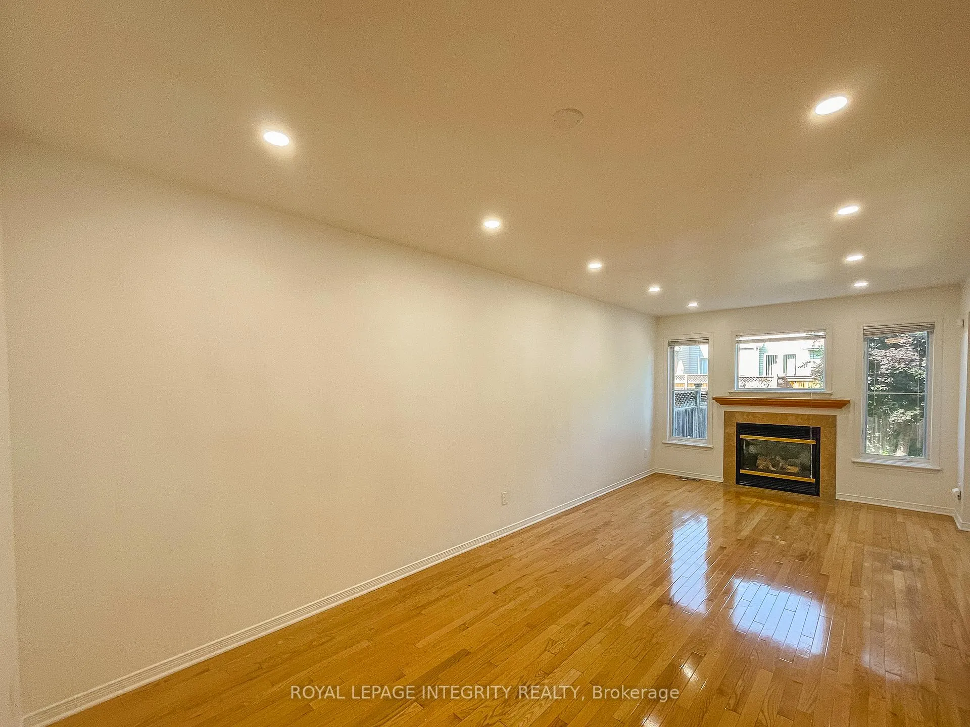 Photo 12 of 172 Gray Crescent, Ottawa, Kanata - Beaverbrook — HOMEH