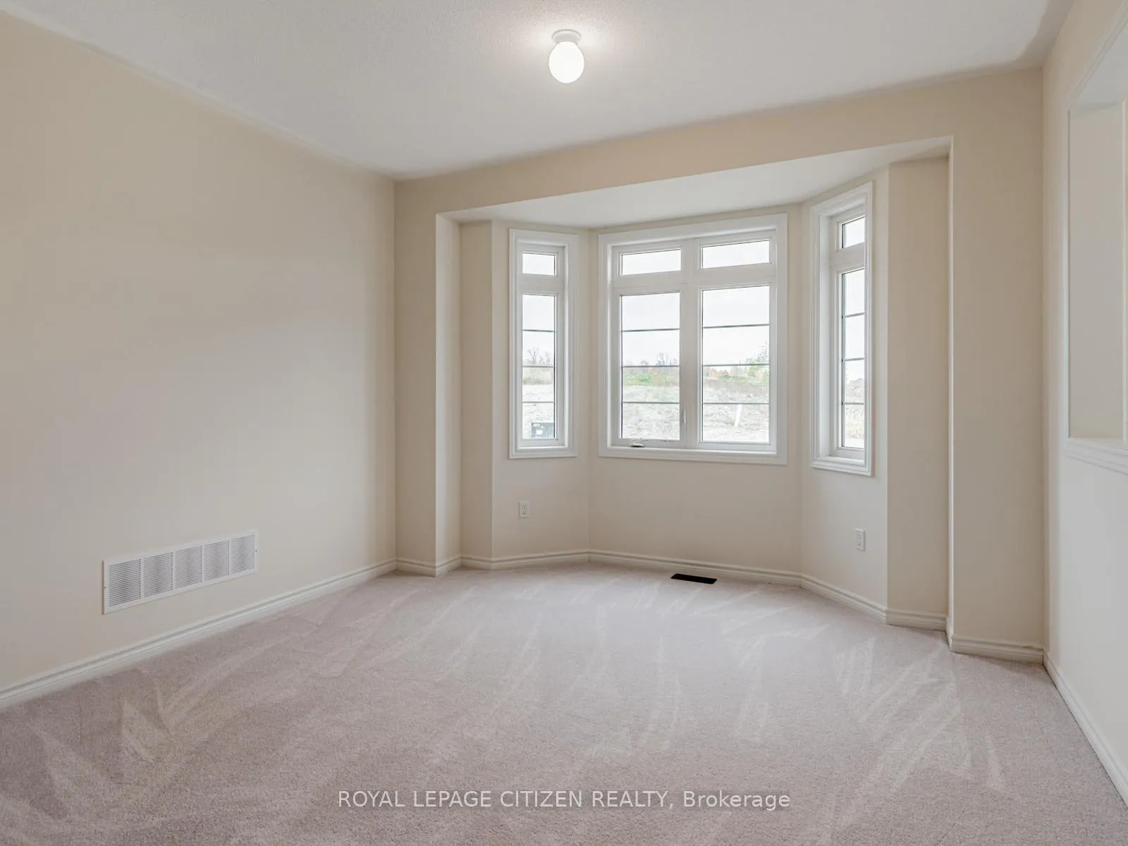 Photo 7 of 165 Hawkins Street, Georgina, Sutton & Jackson's Point — HOMEH