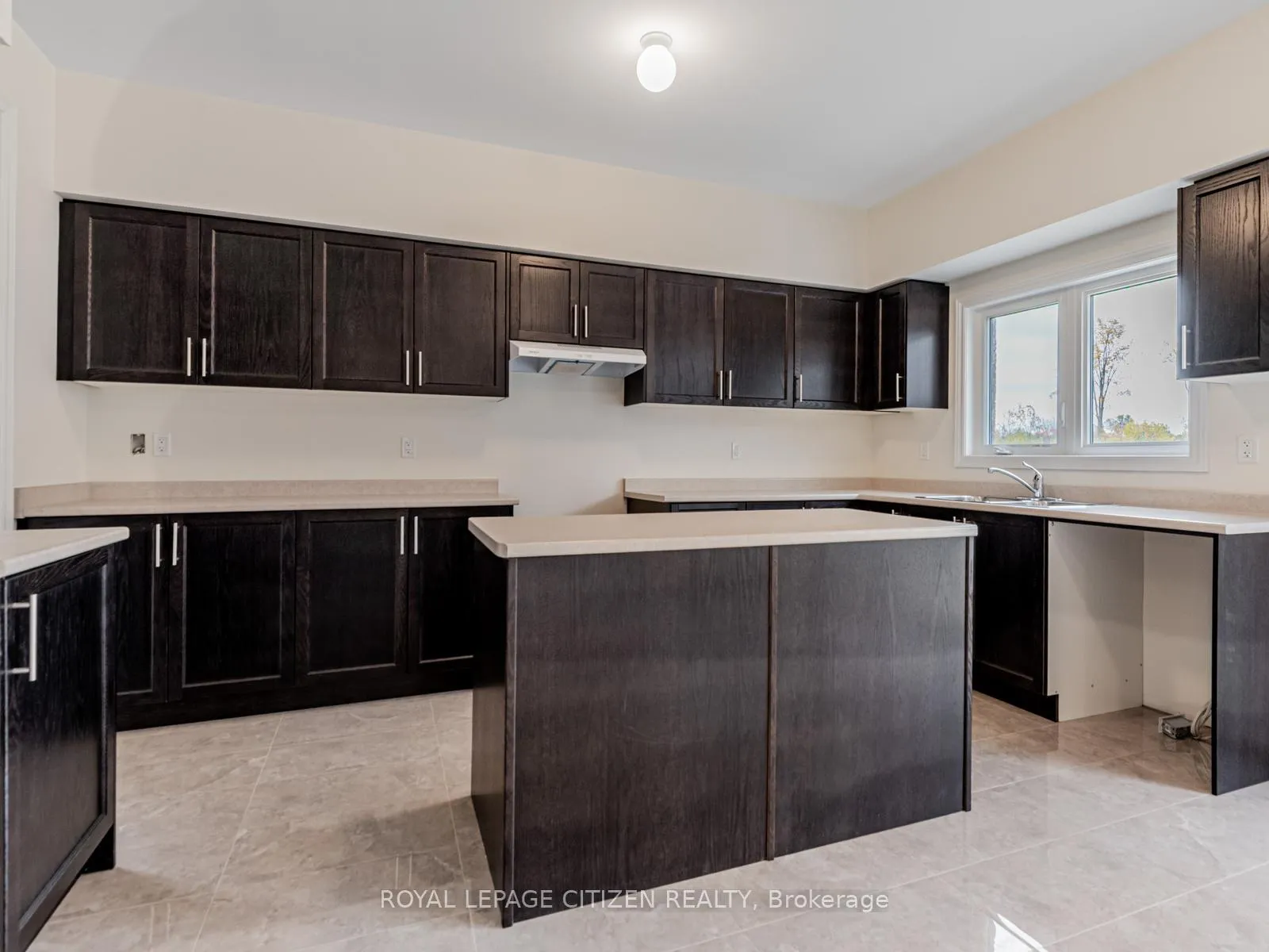 Photo 12 of 17 Heather Fullerton Road, Georgina, Sutton & Jackson's Point — HOMEH